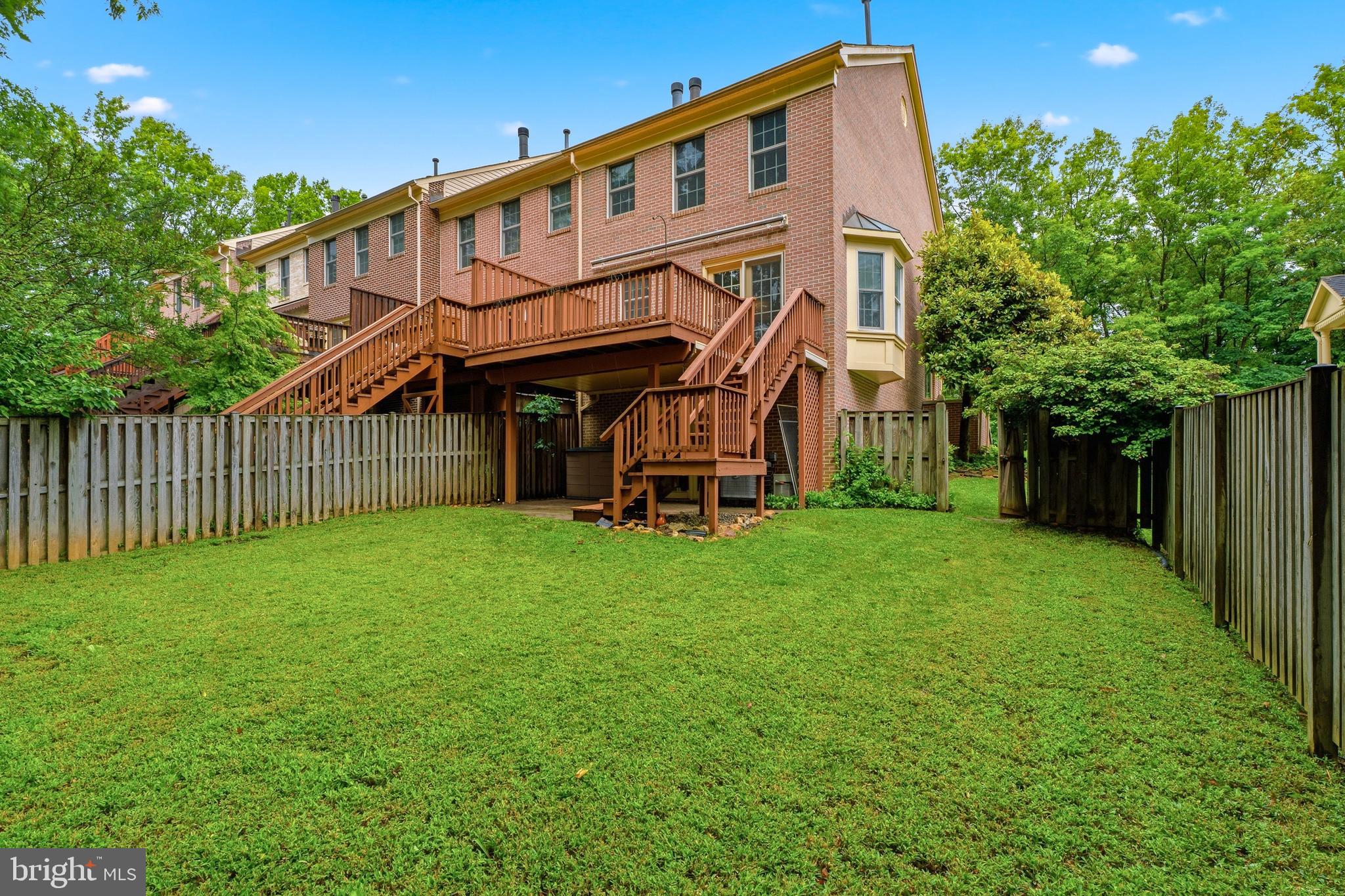 HUNTERS RUN - Residential