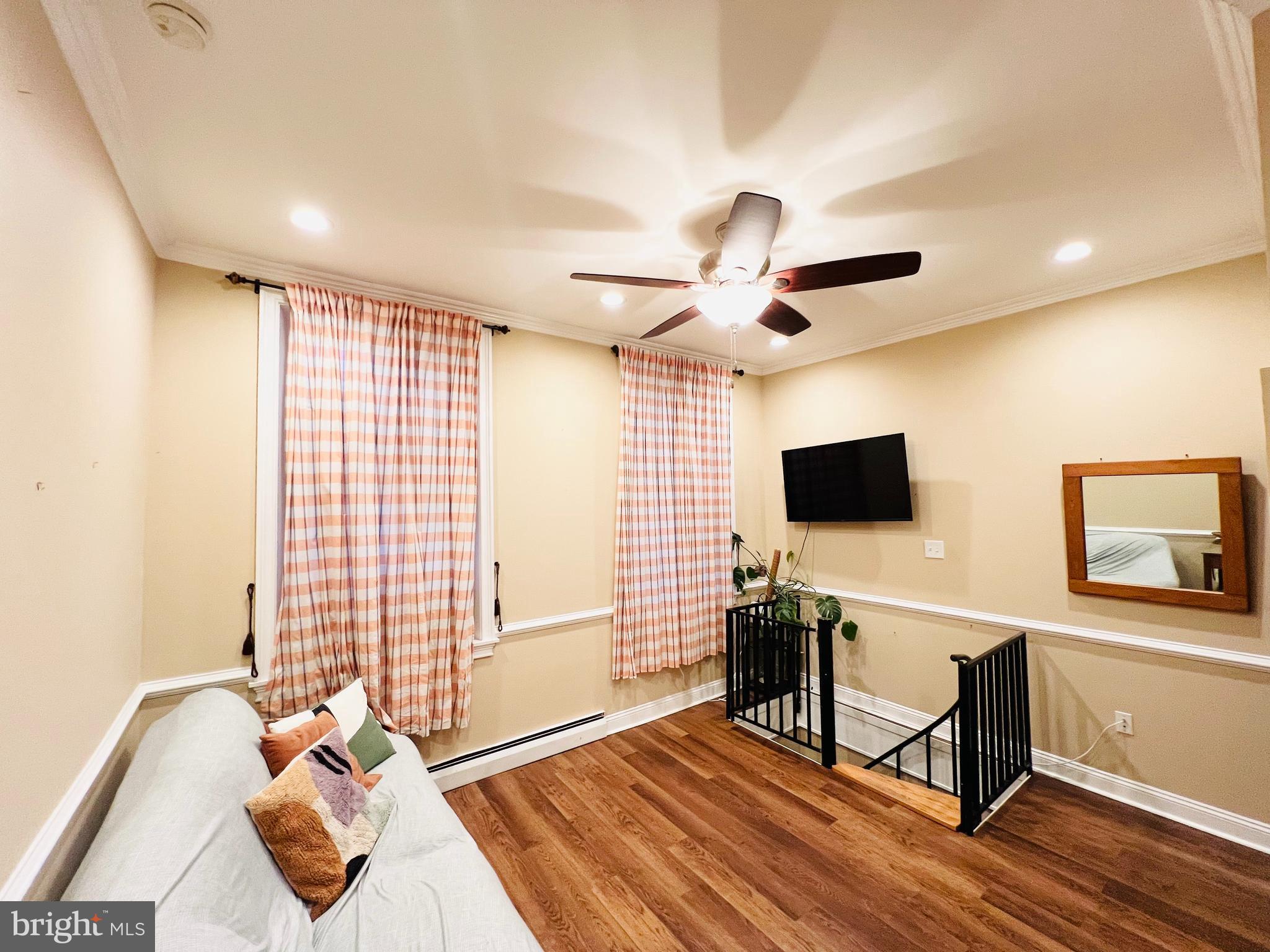 Looking for a budget-friendly place in an incredible location?  265 S 9th St Unit 1F is the one for you.  This bi-level one bed /  1.5 bath condo has low monthly fees, on site laundry machines, extra storage, and with a Walk Score of 97(!!), everything you would ever need is just steps away - award winning restaurants, bars, area hospitals, and universities are all within a block or two from this well-maintained condo.  Schedule your showing today!
