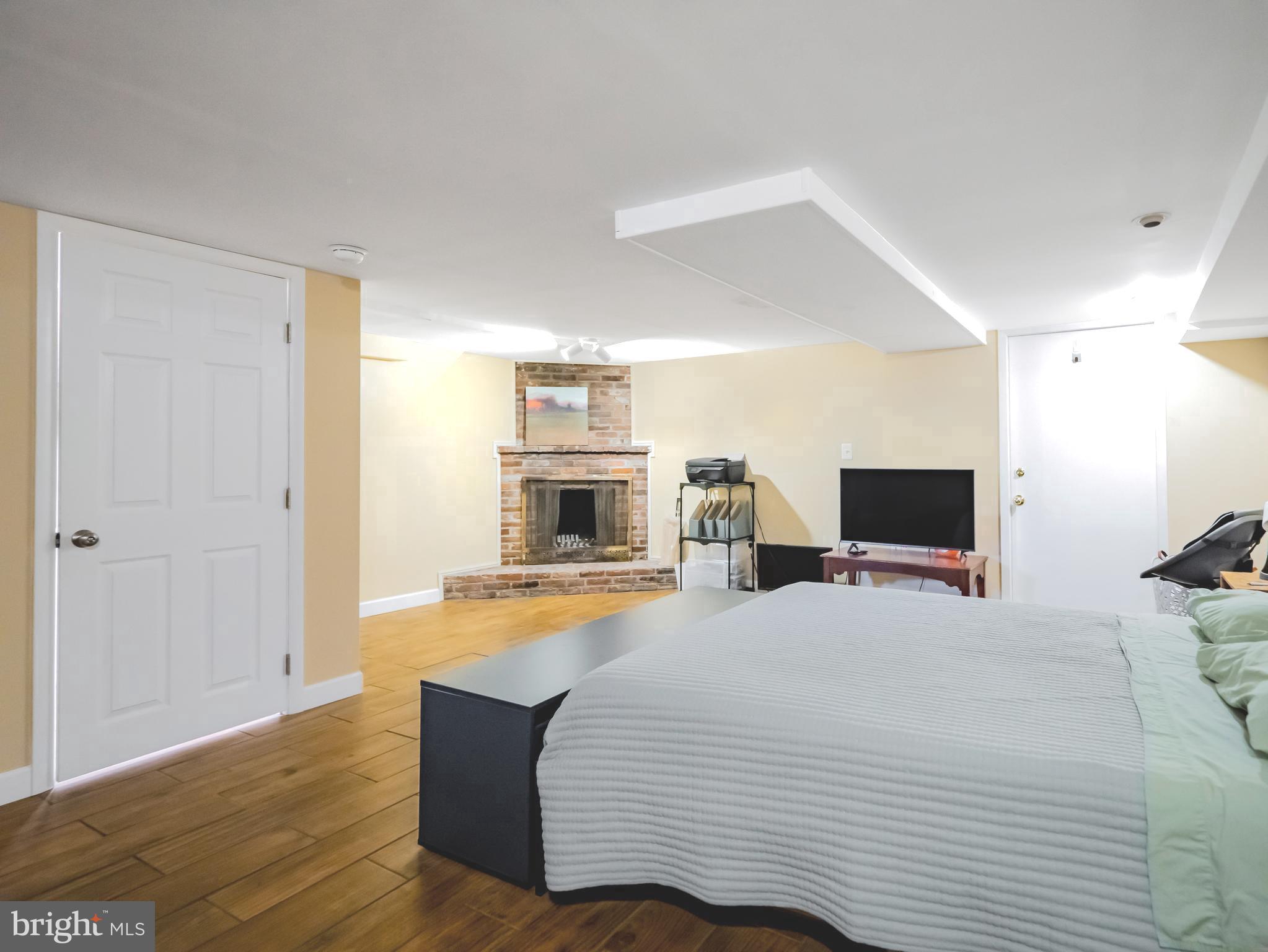 WASHINGTON SQ WEST - Residential