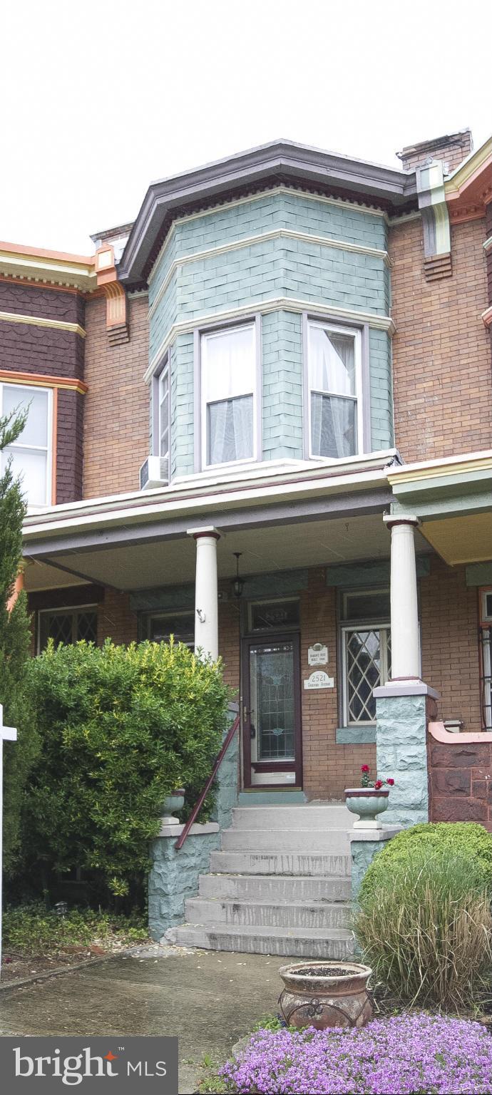 BEAUTIFUL AND WELL MAINTAINED TOWNHOME  IN THE HEART OF THE HISTORIC CHARLES VILLAGE -HARDWOOD FLOORS THROUGHOUT-BUILT-IN BOOKCASE-EXTRA SUN ROOM OFF THE KITCHEN-VAULTED CEILING-SLIDING DOOR-BRICK PATIO -FENCED YARD WITH SPACE FOR PARKING-PARTIALLY FINISHED BST FOR FAMILY ROOM-WINDOWS REPLACED-SEPARATE LAUNDRY ROOM-FRONT PORCH. ELIGIBLE FOR LNYW GRANTS AND 5k CITY INCENTIVE!