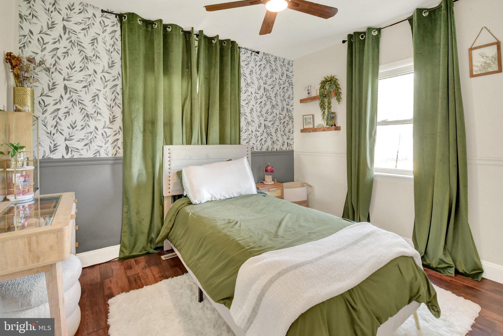 DELBROOK MANOR - Residential