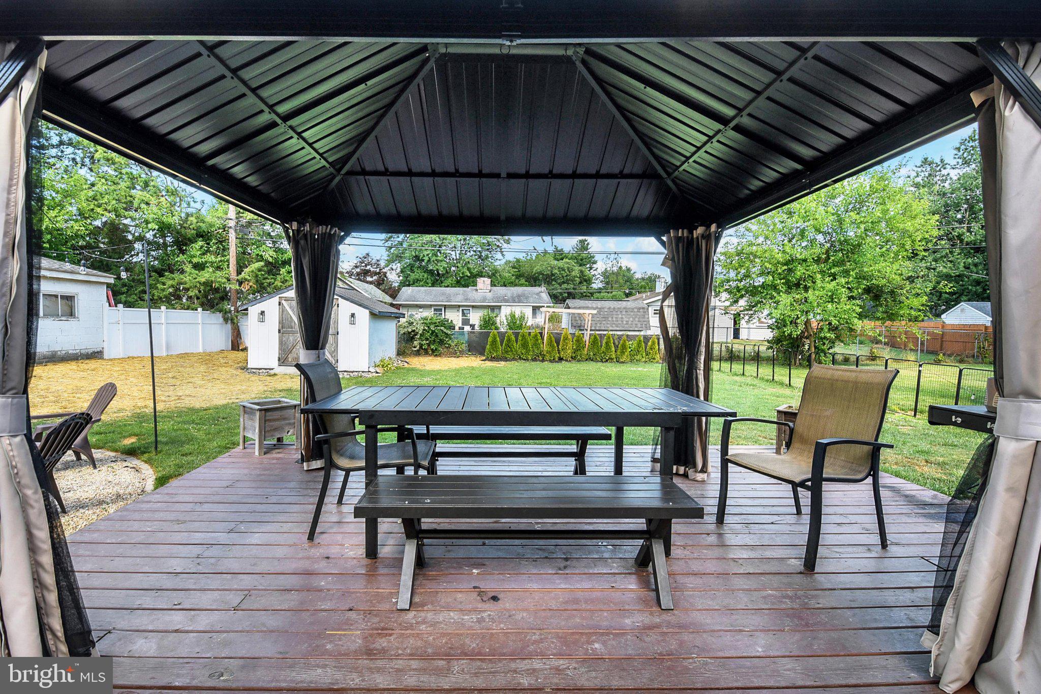 DELBROOK MANOR - Residential