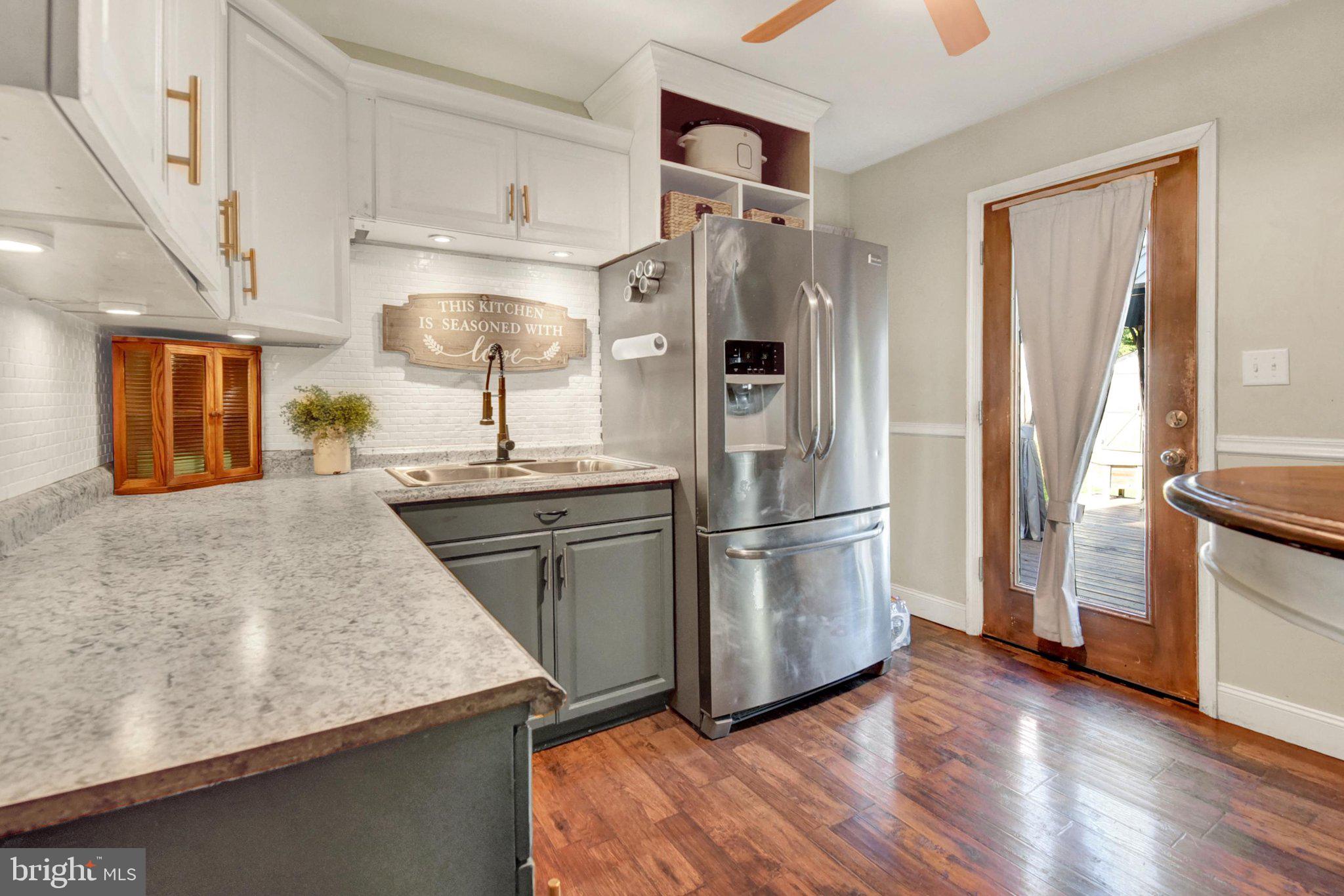 DELBROOK MANOR - Residential