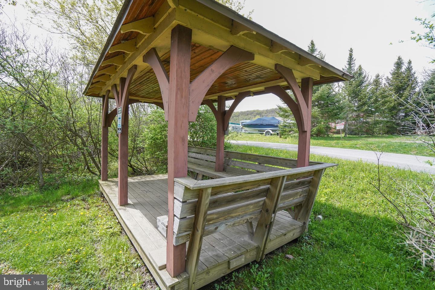 WALTONS LANDING - Residential