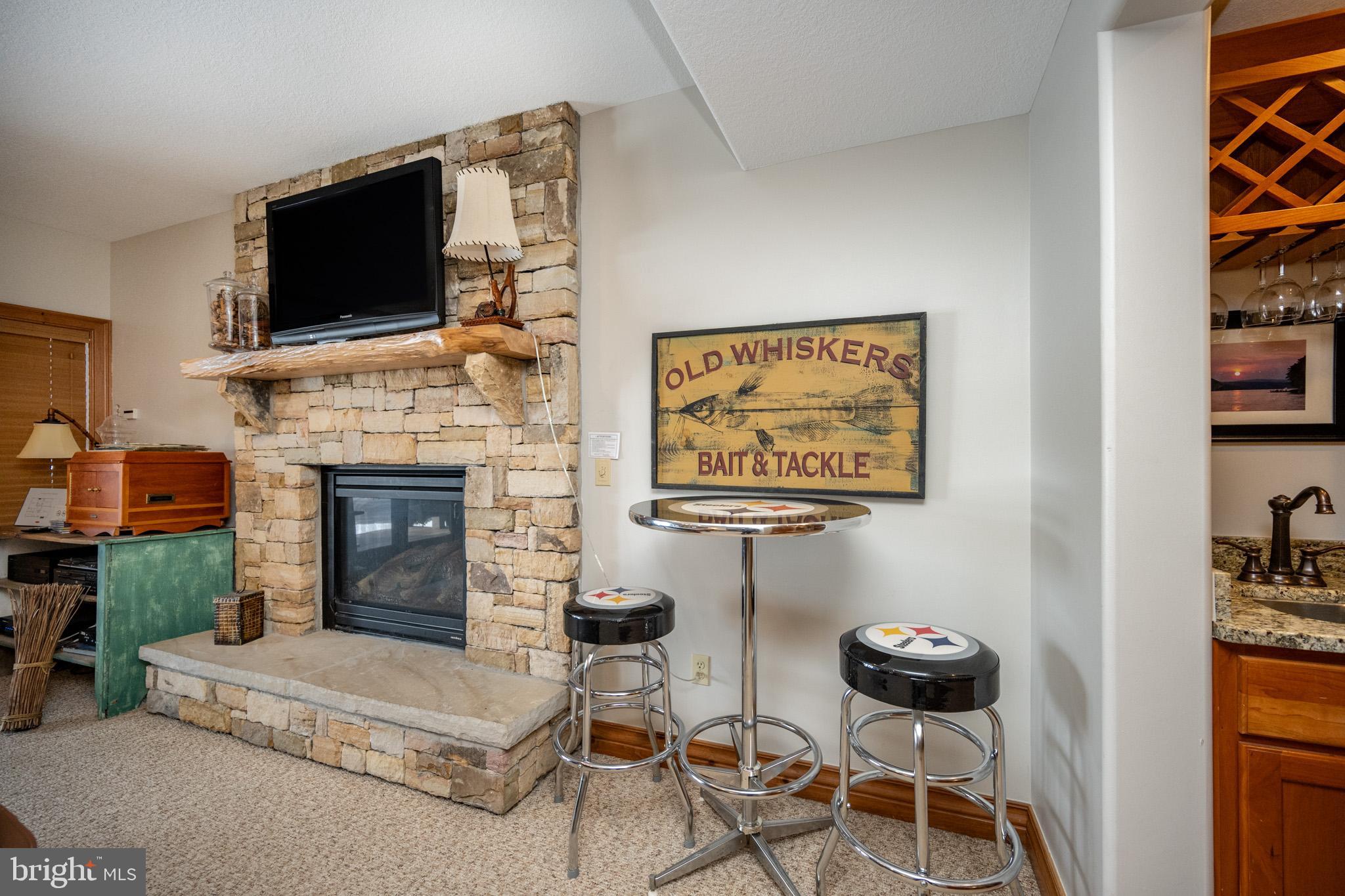 WALTONS LANDING - Residential