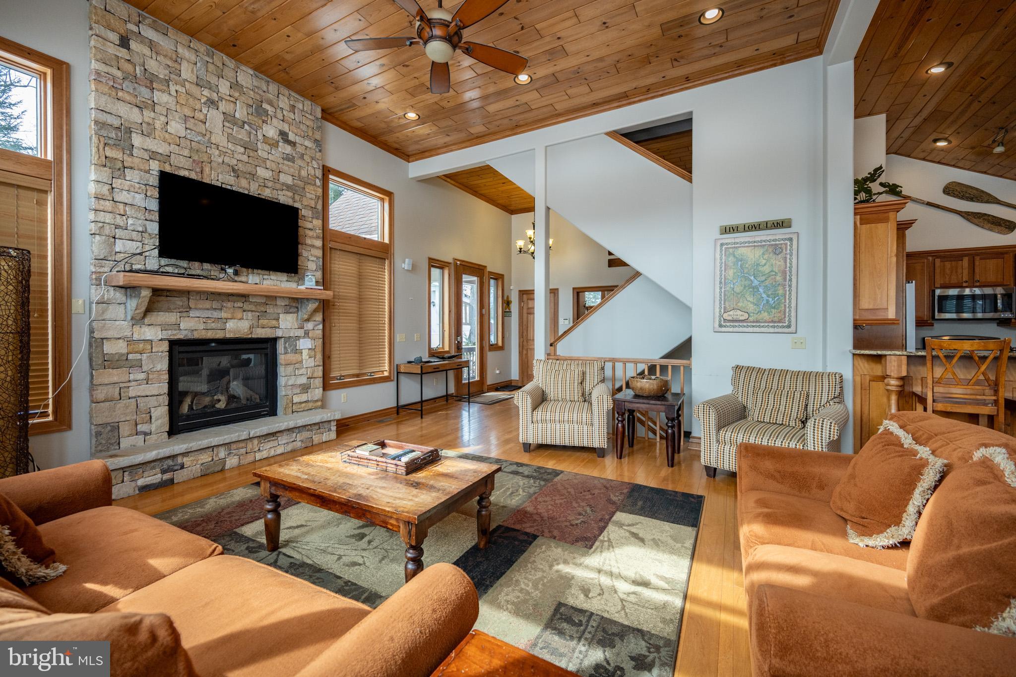 WALTONS LANDING - Residential