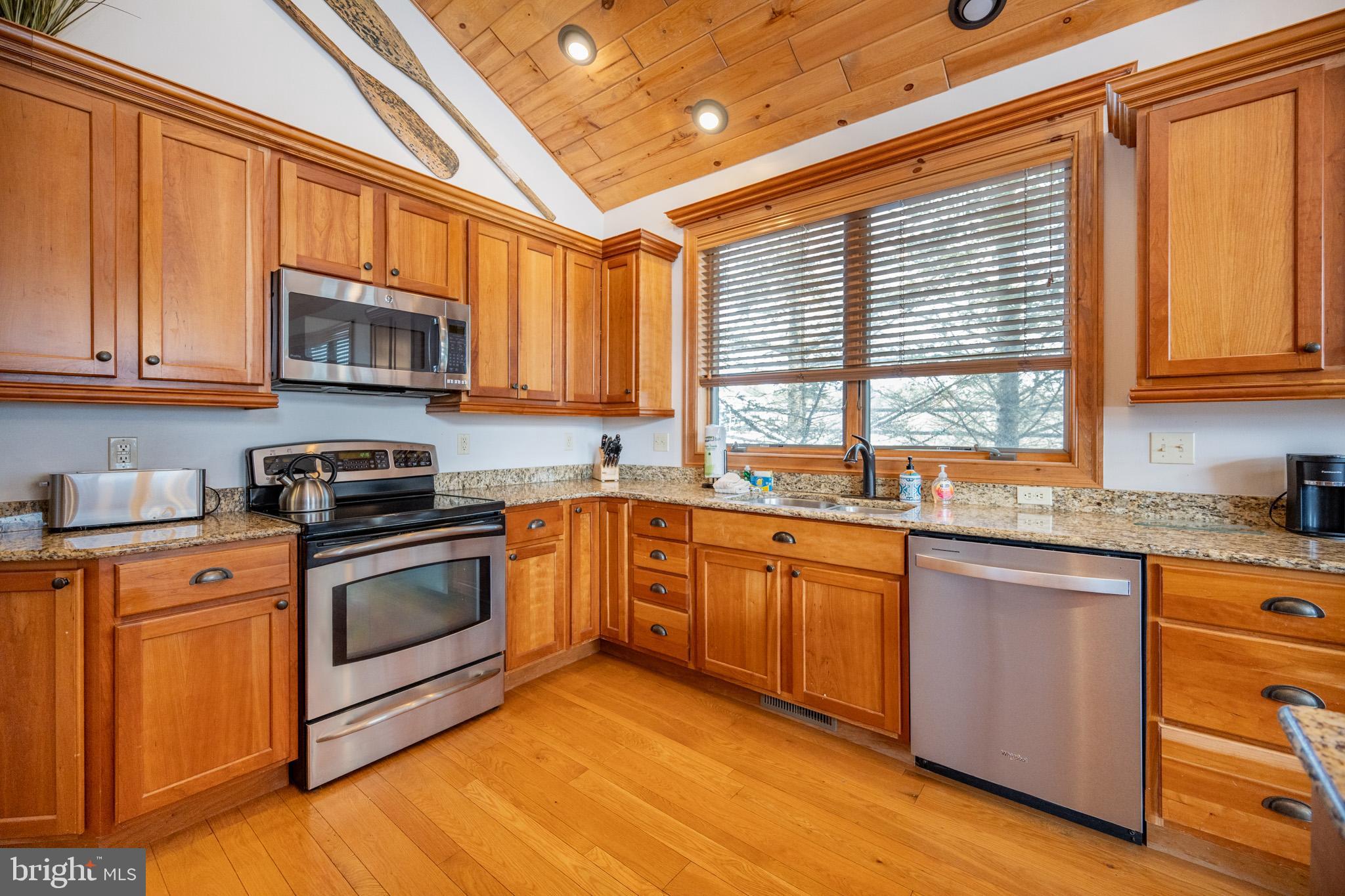WALTONS LANDING - Residential
