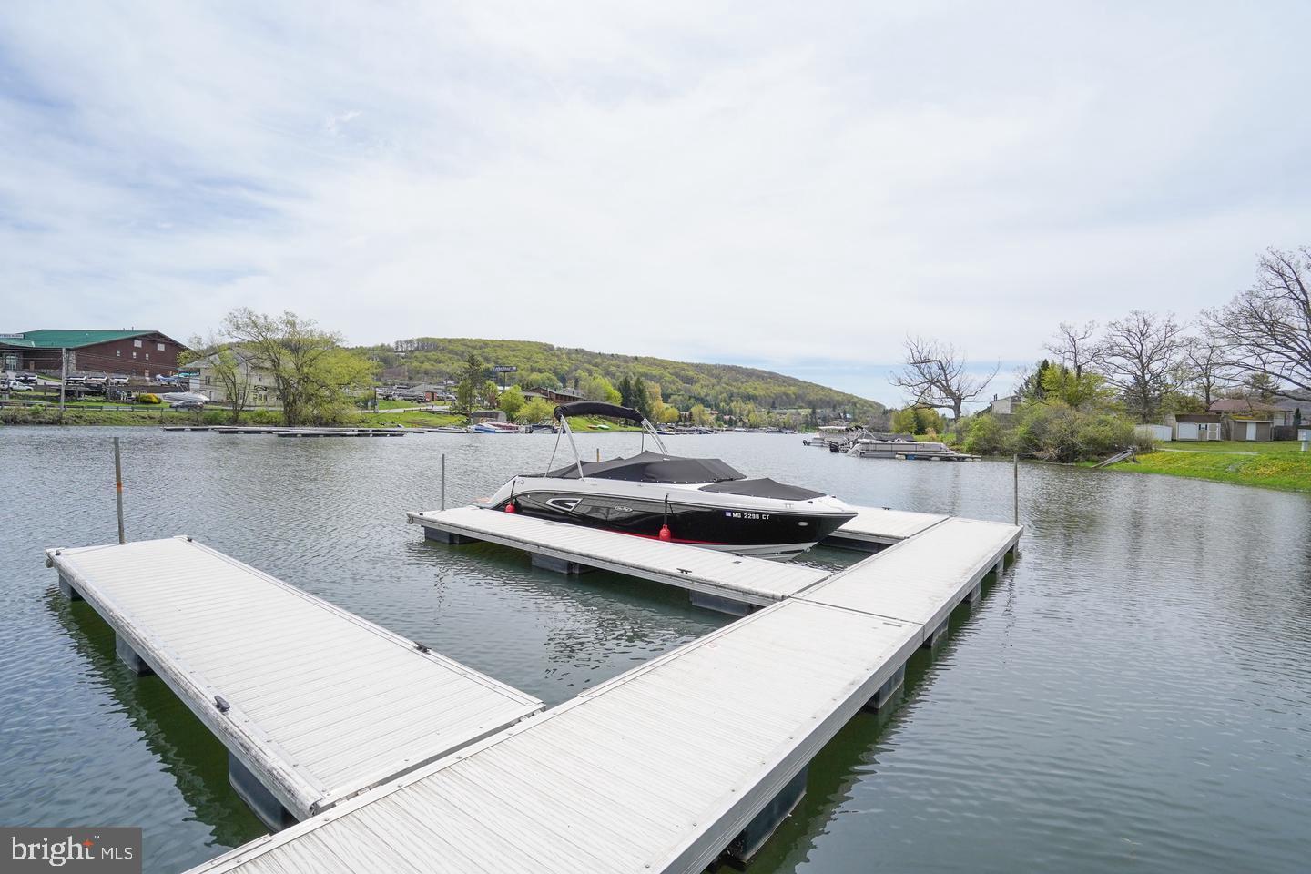 WALTONS LANDING - Residential