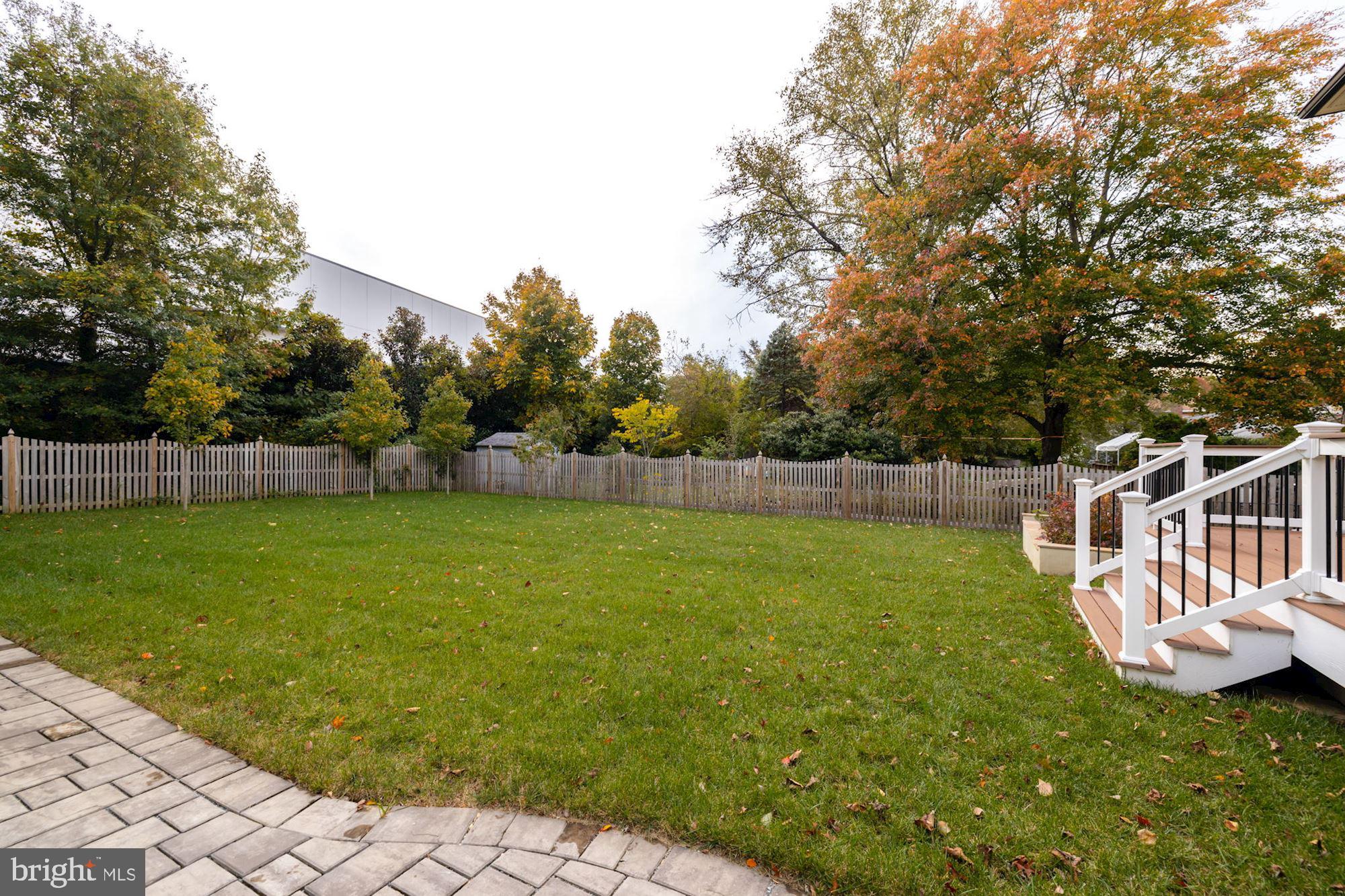 MADISON MANOR - Residential
