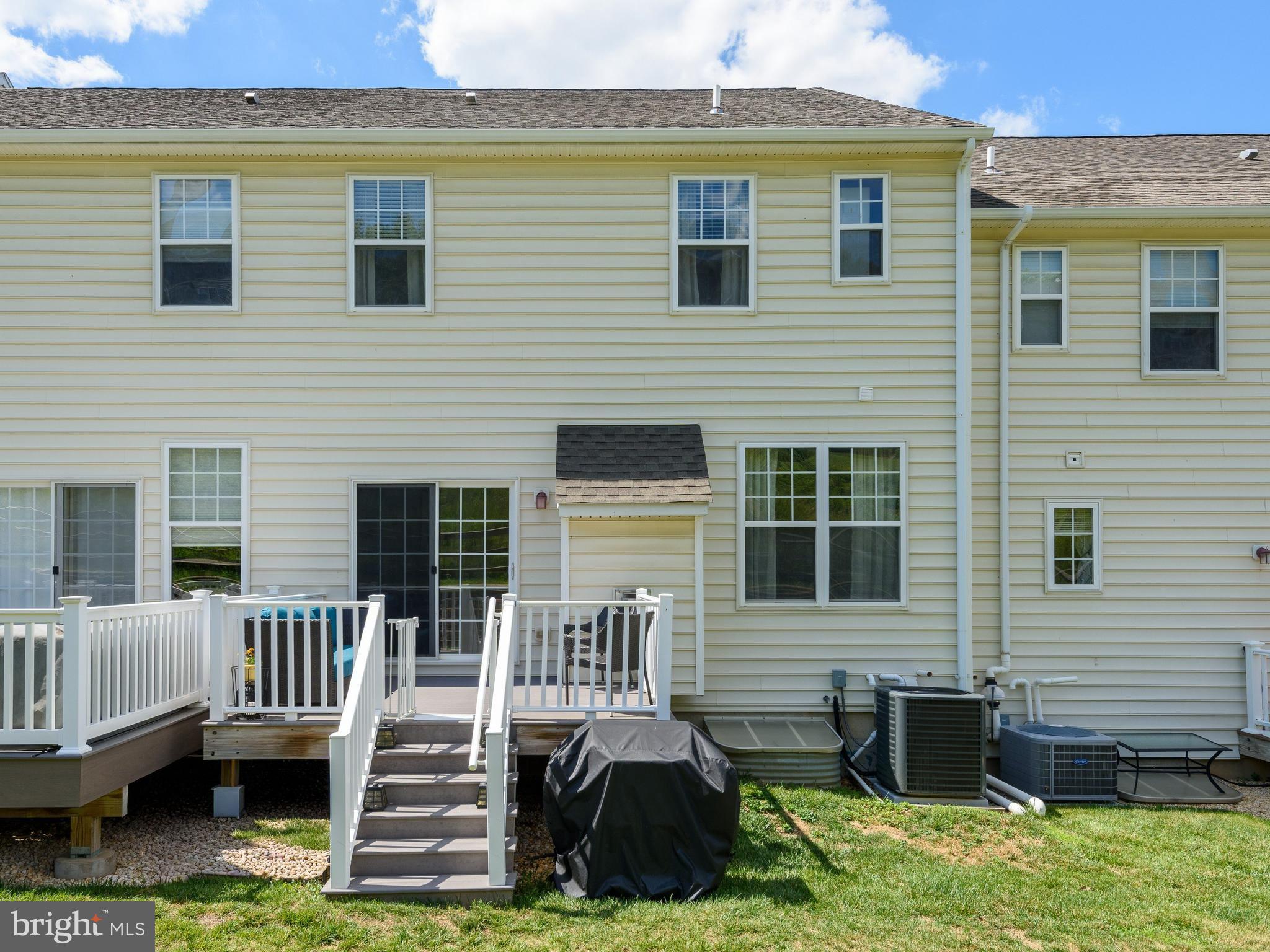 MEWS AT BAILEY STATION - Residential