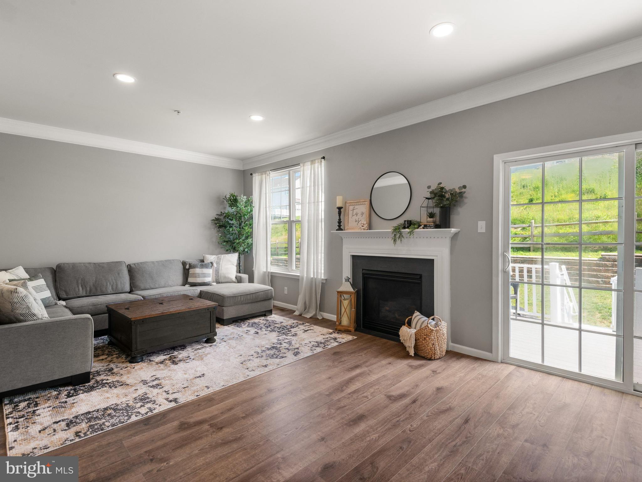 MEWS AT BAILEY STATION - Residential