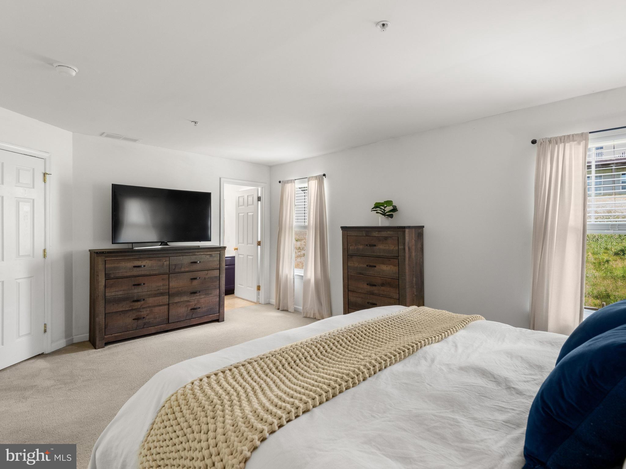 MEWS AT BAILEY STATION - Residential