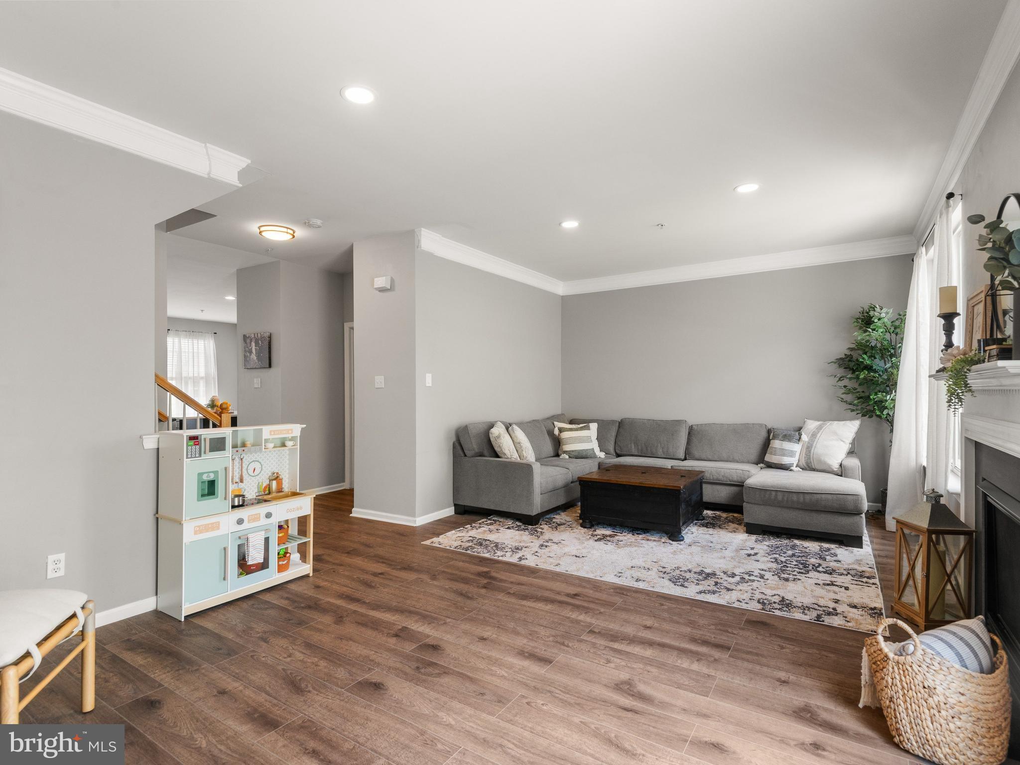 MEWS AT BAILEY STATION - Residential