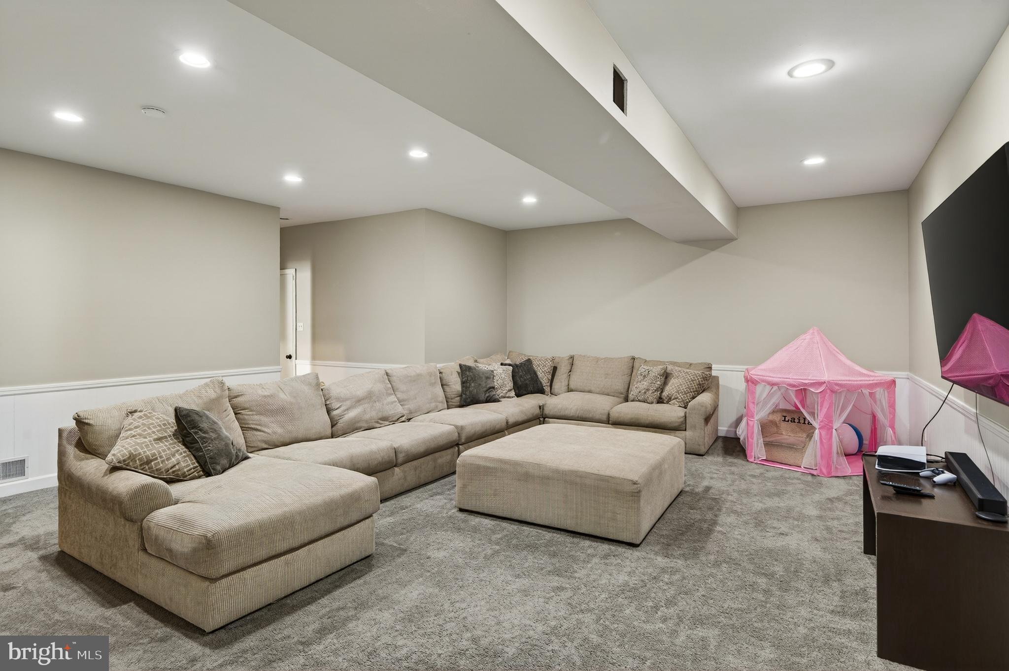 COUNTRY CLUB ESTAT - Residential