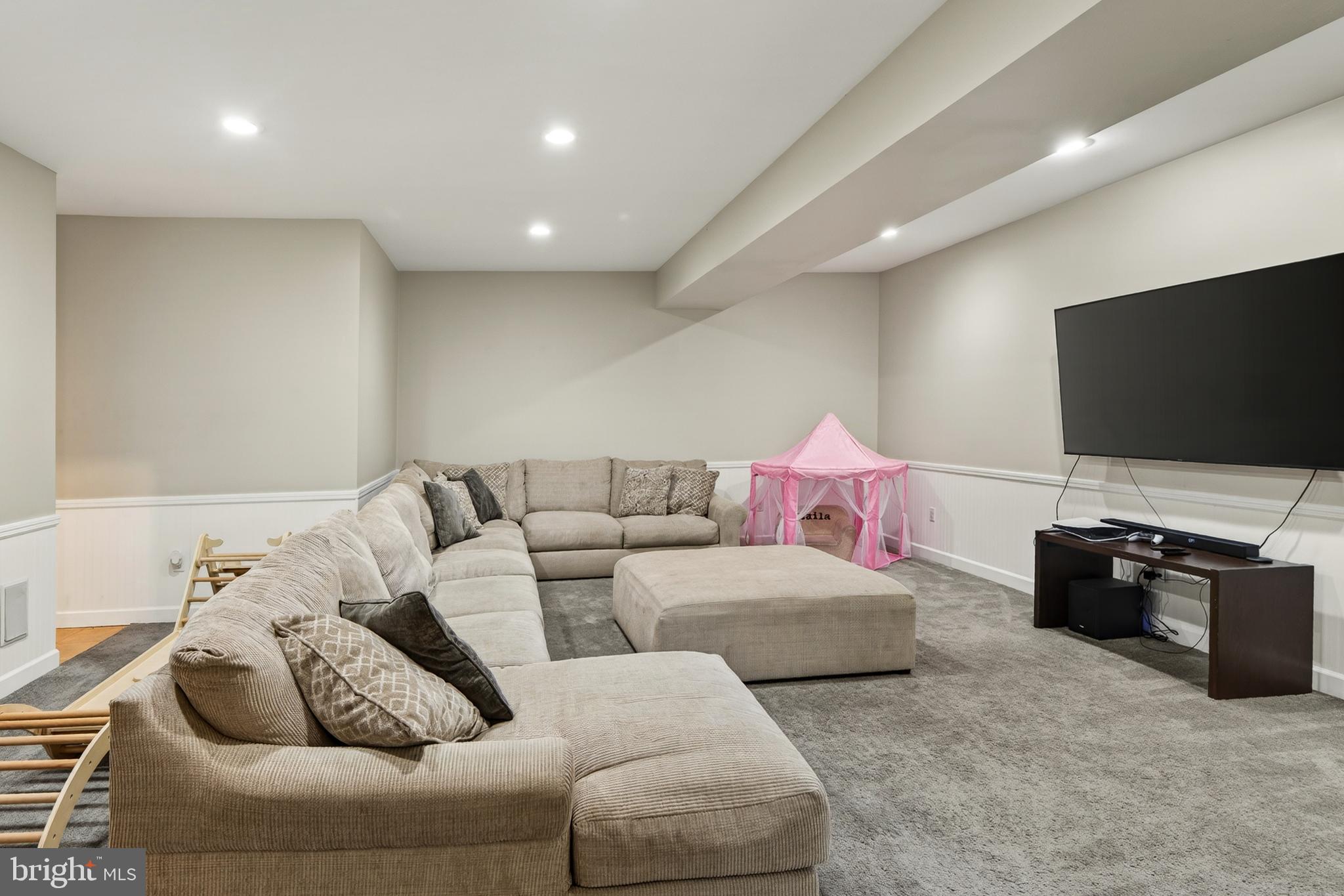 COUNTRY CLUB ESTAT - Residential