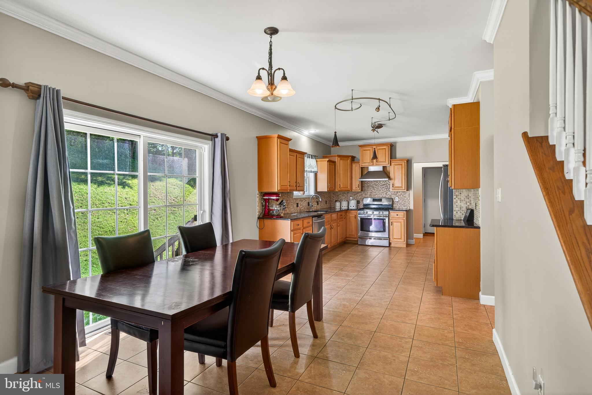 COUNTRY CLUB ESTAT - Residential