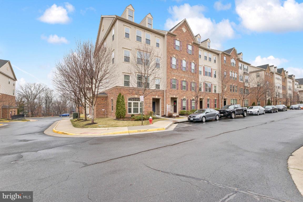 VIRGINIA MANOR CONDOMINIUM - Residential