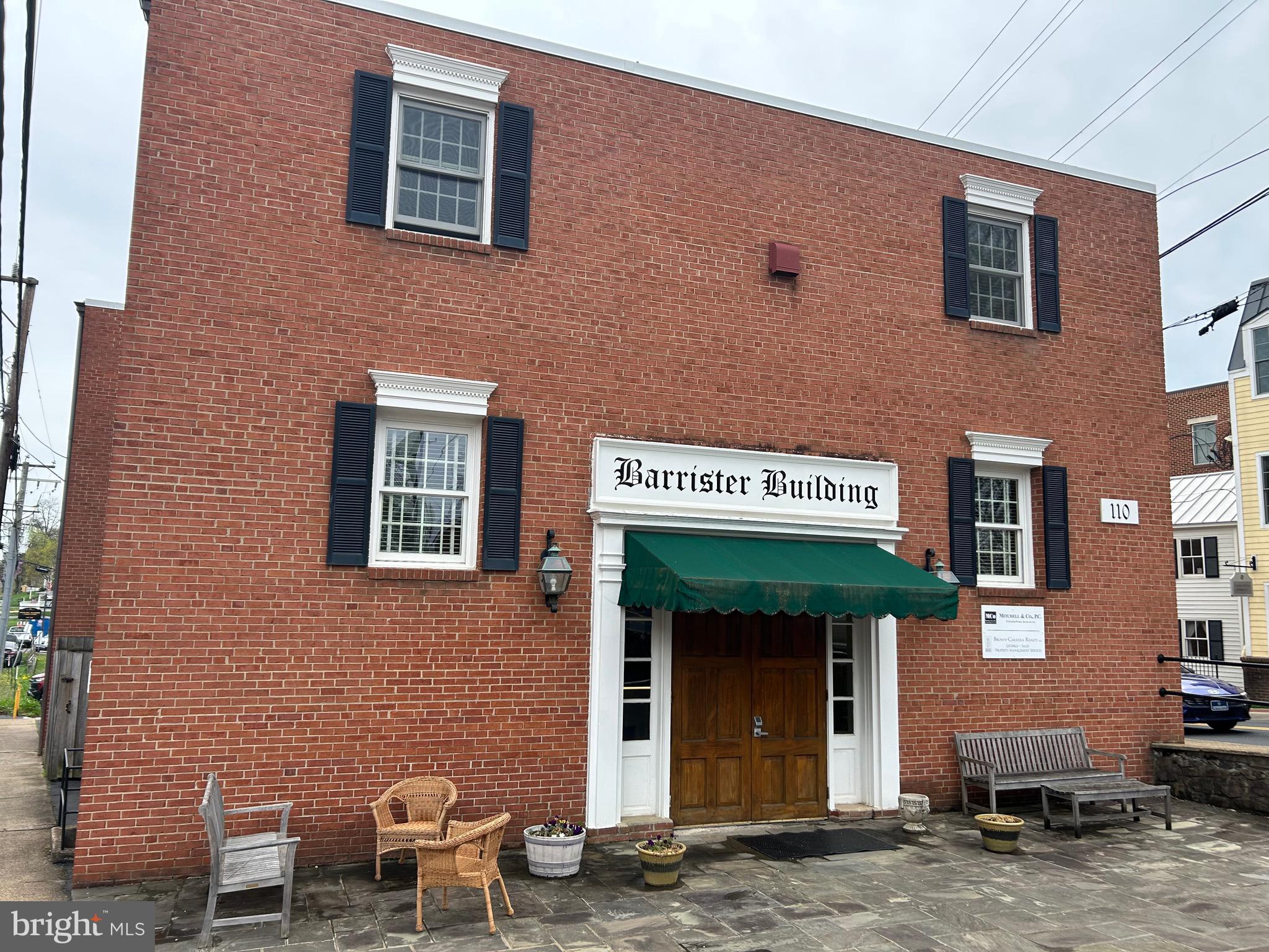 COLONIAL SQUARE - Residential Lease