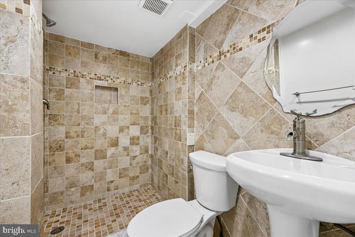 KEMP MILL ESTATES - Residential