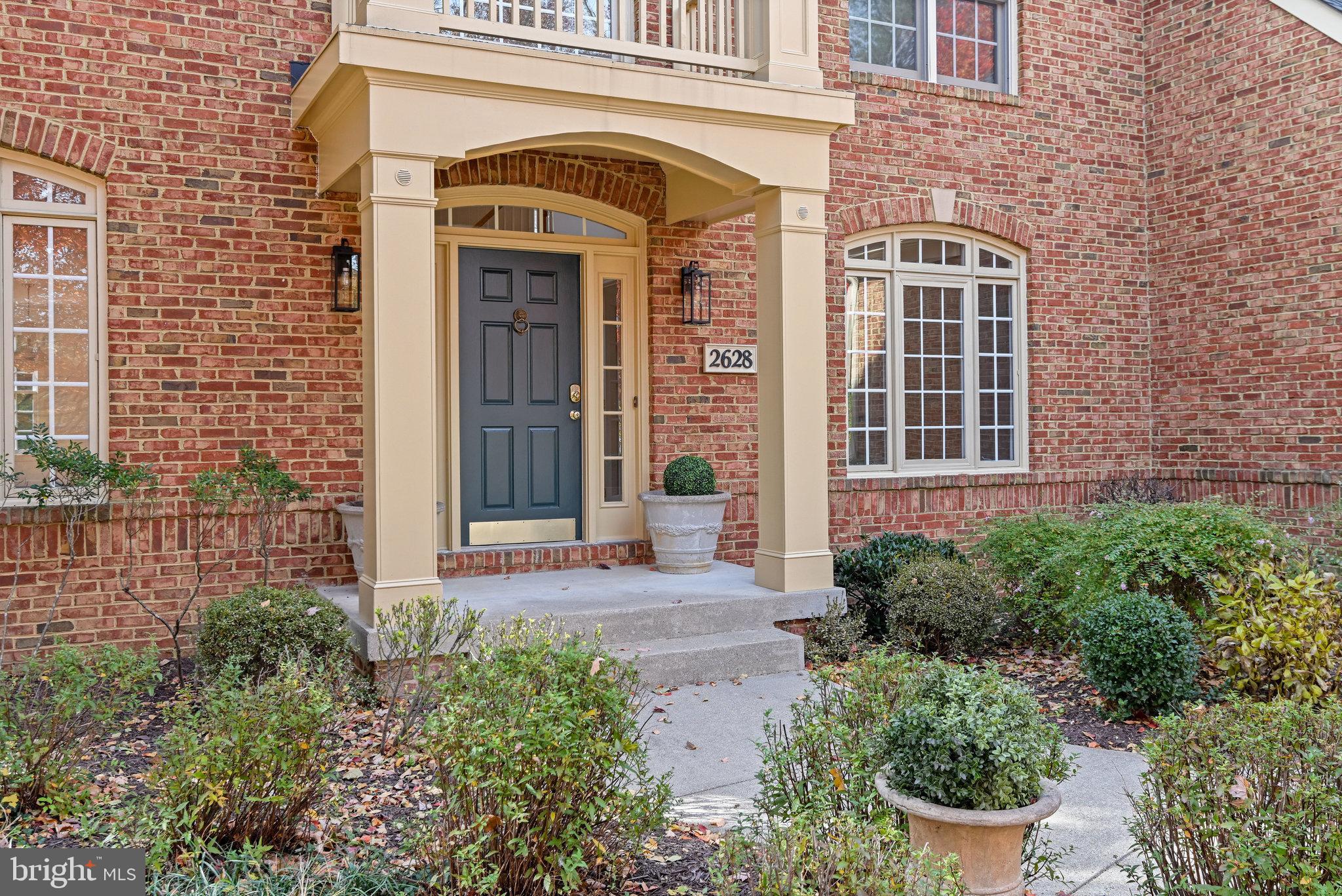 FIVE OAKS - Residential