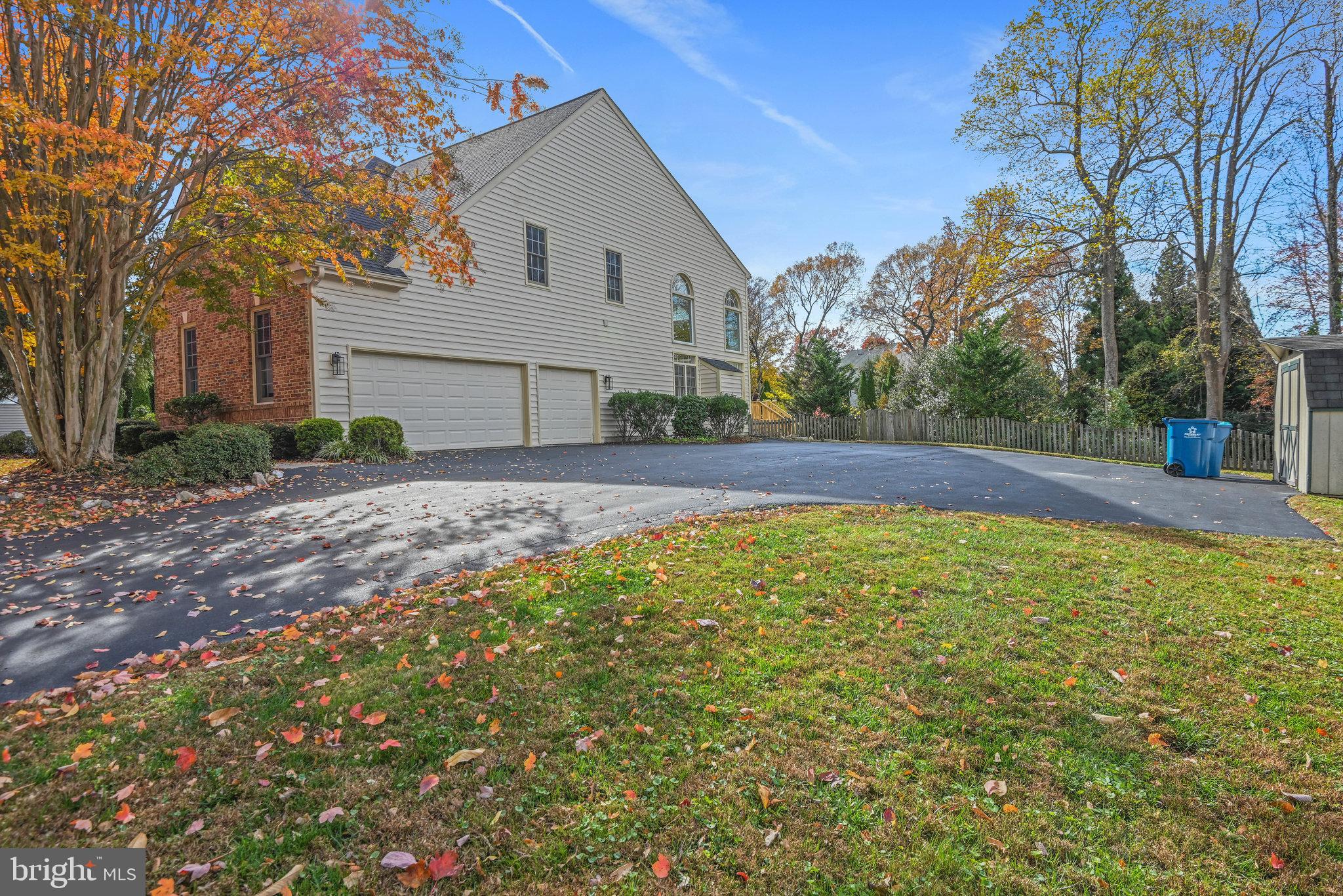 FIVE OAKS - Residential