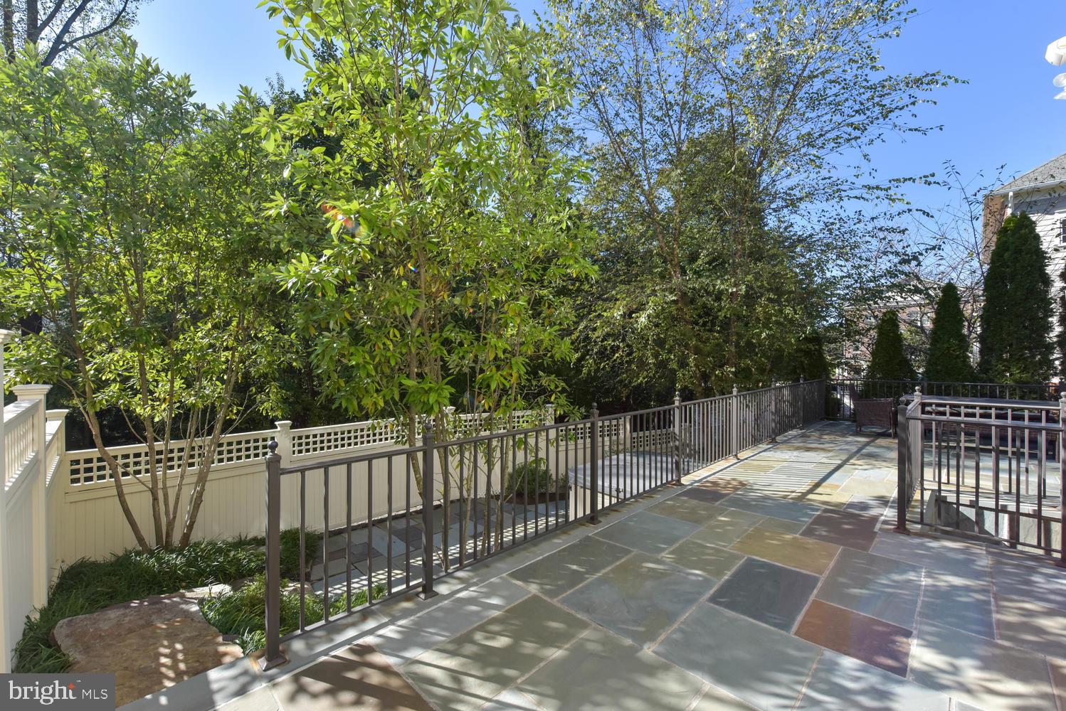 STOCKWELL MANOR - Residential