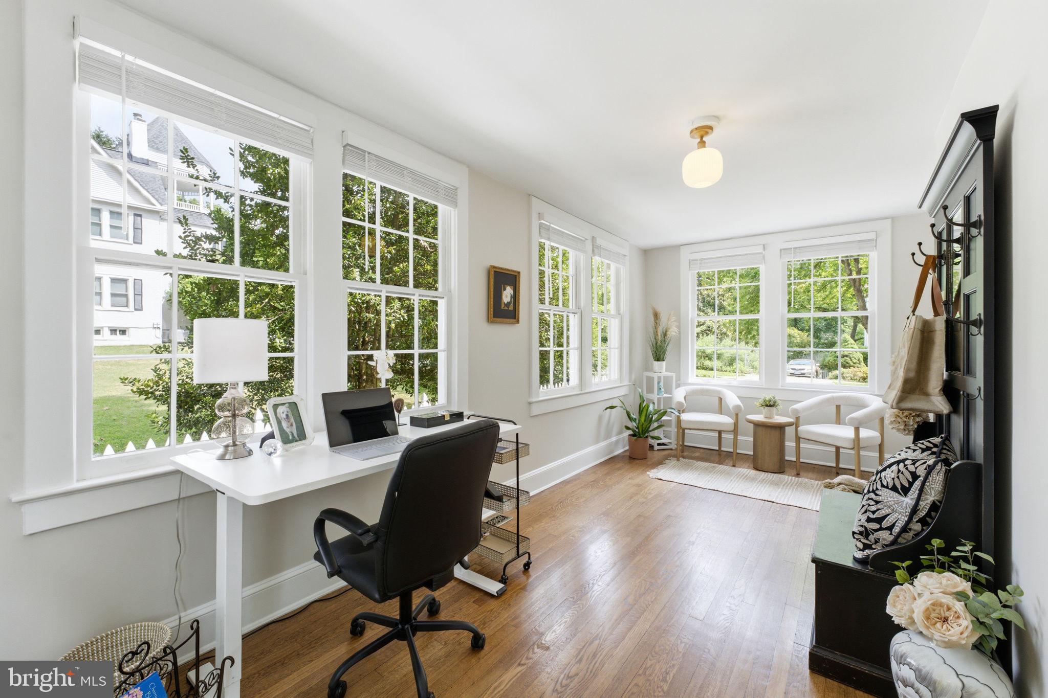 KENSINGTON PARK - Residential