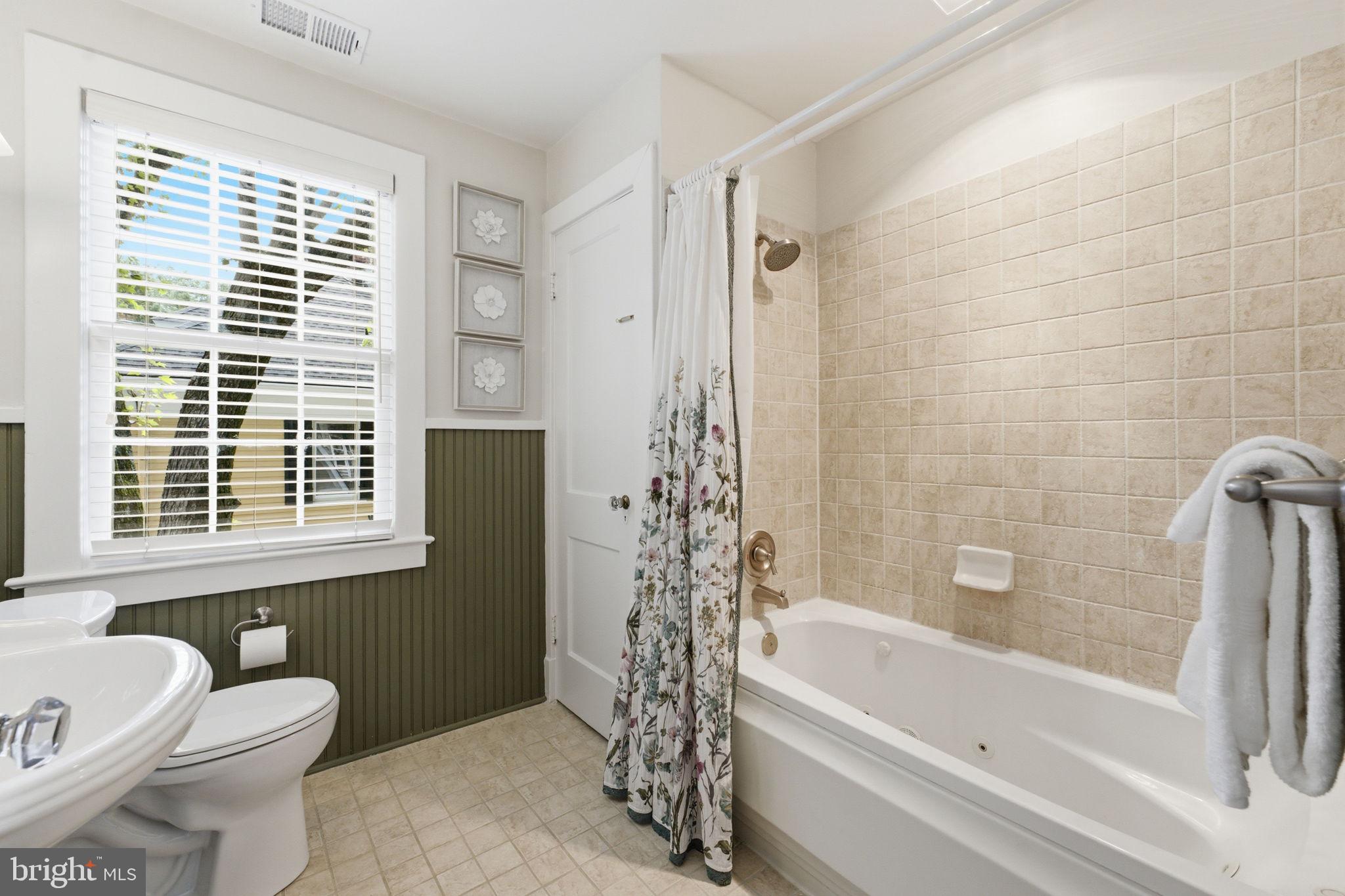 KENSINGTON PARK - Residential
