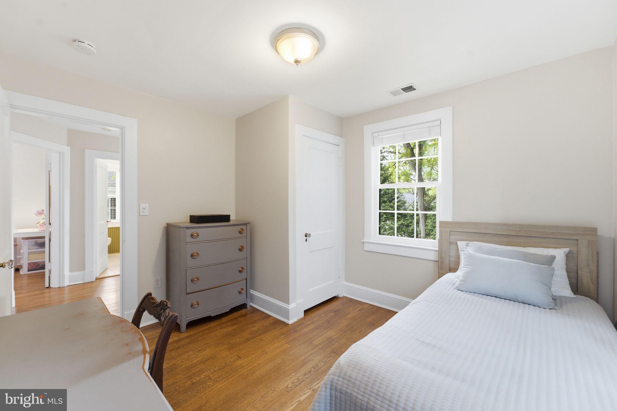 KENSINGTON PARK - Residential