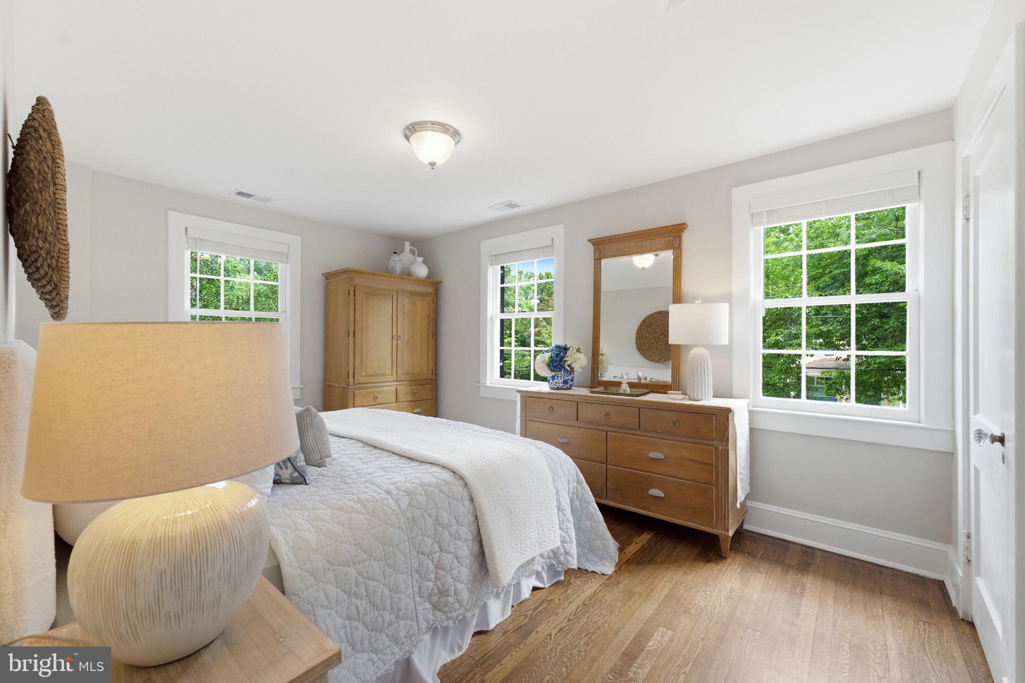KENSINGTON PARK - Residential