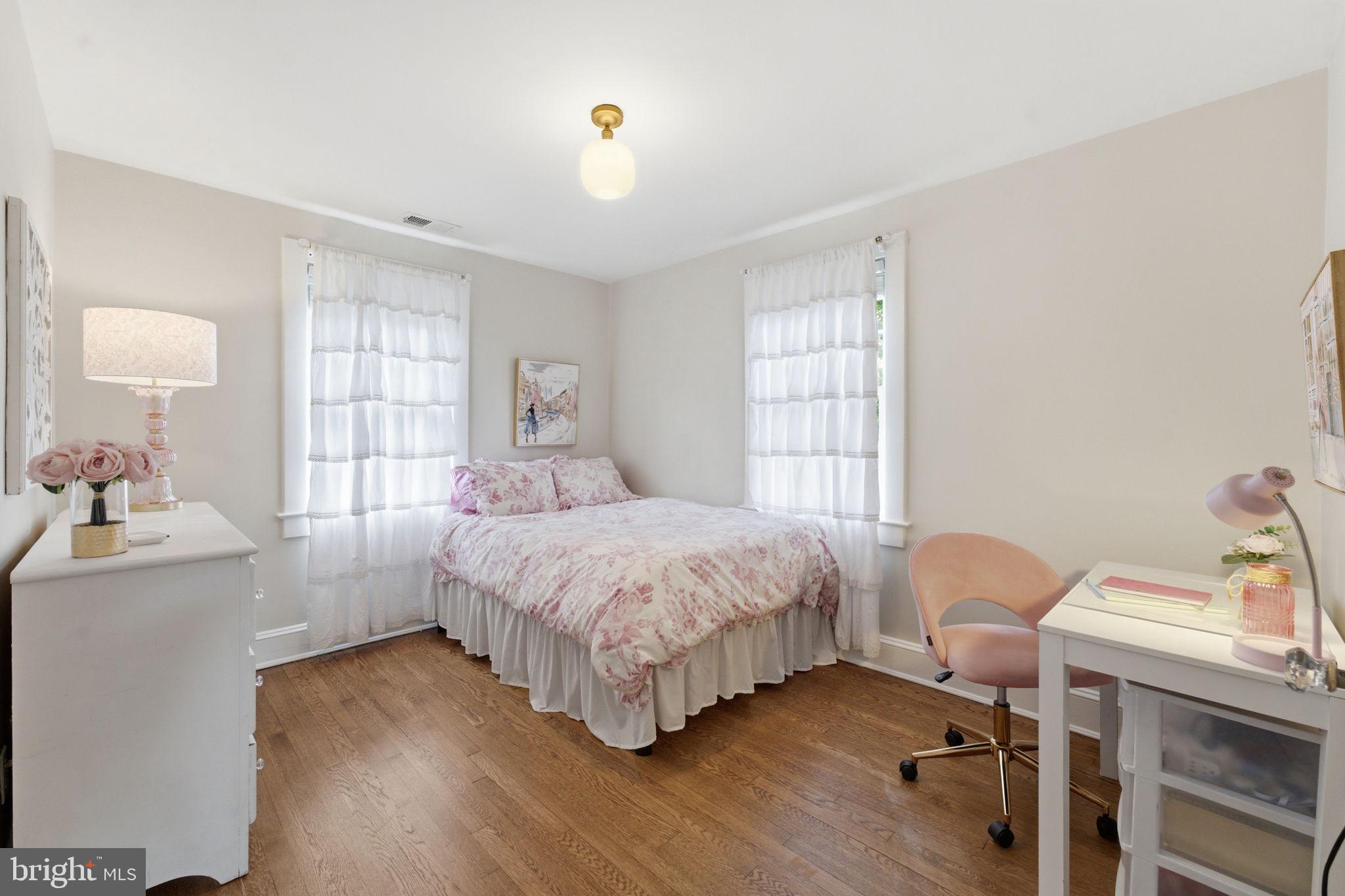 KENSINGTON PARK - Residential