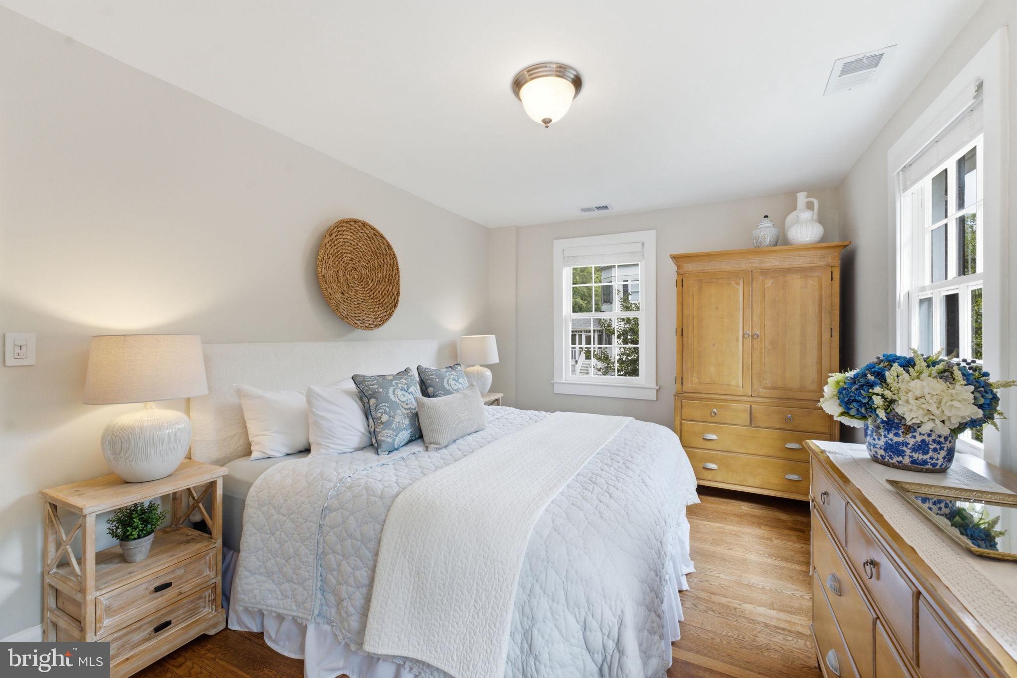 KENSINGTON PARK - Residential