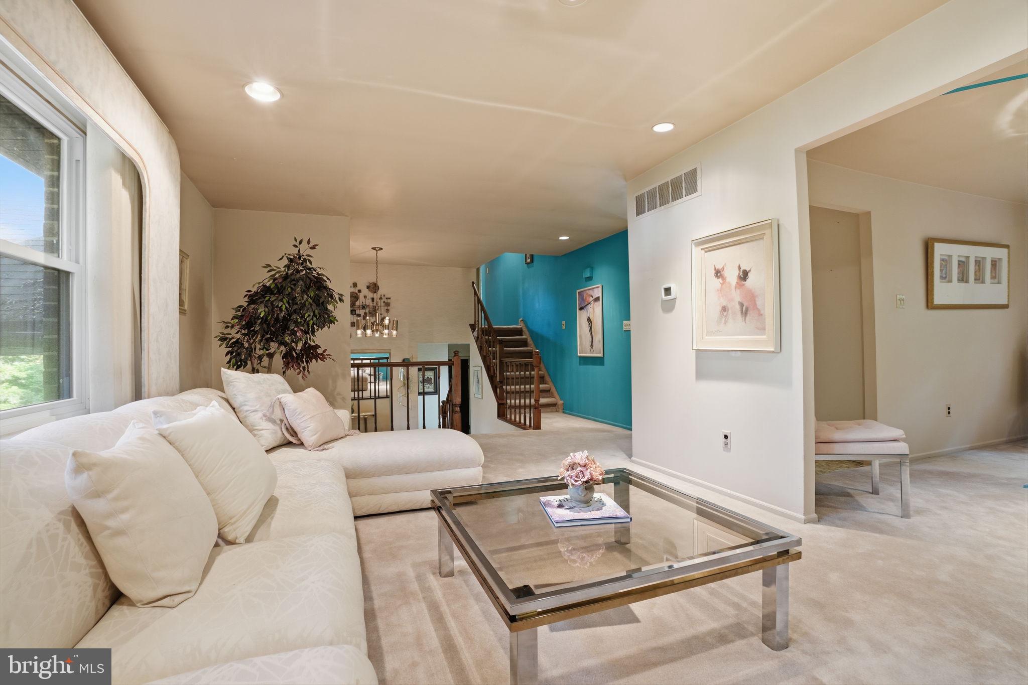 WOODLYN CROSSING - Residential