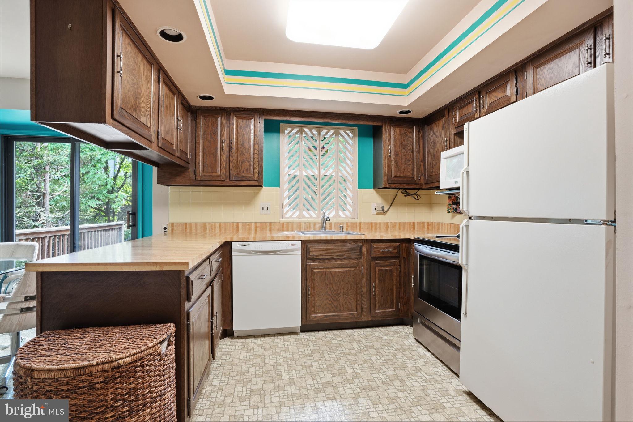 WOODLYN CROSSING - Residential