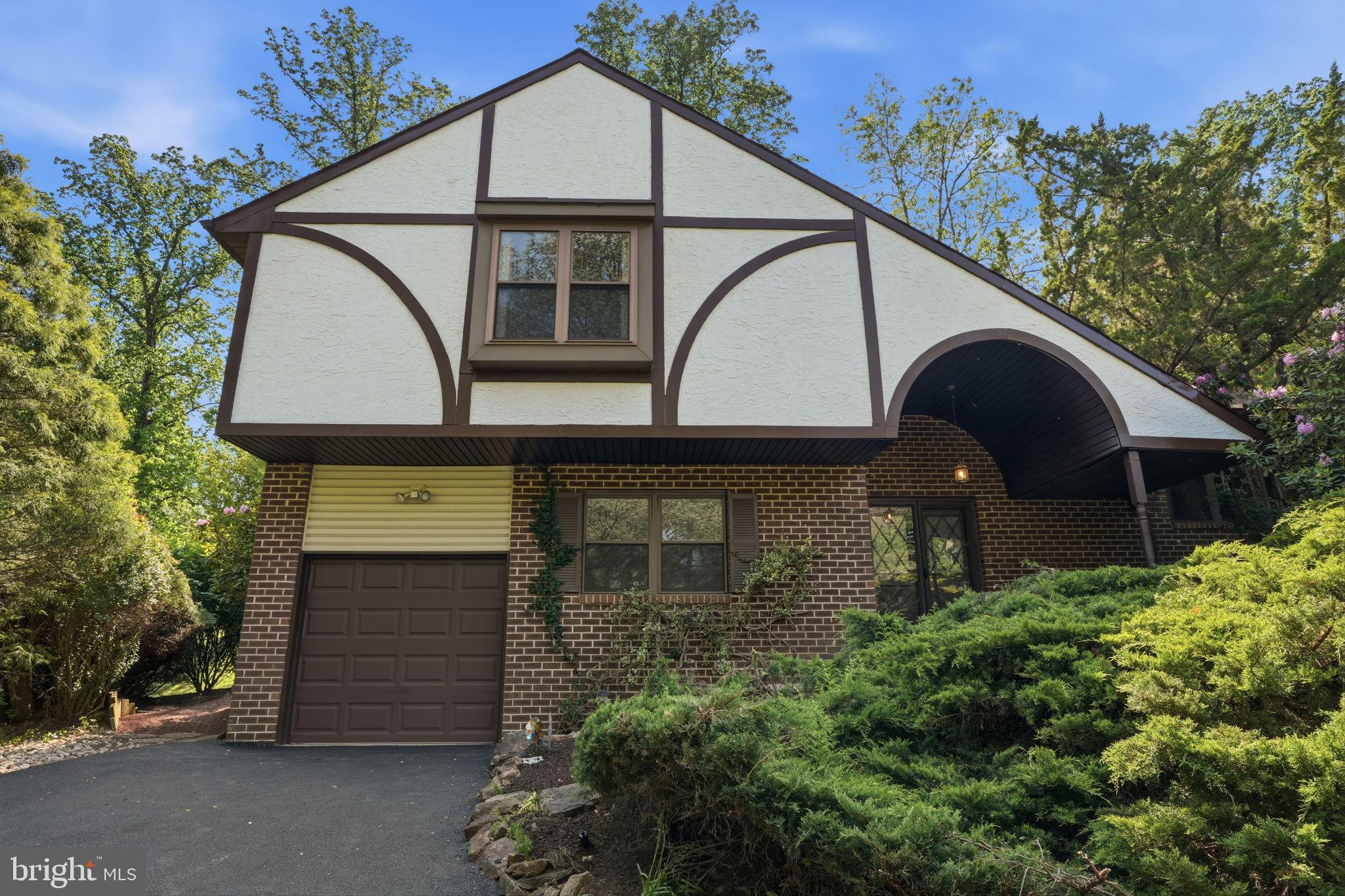 WOODLYN CROSSING - Residential