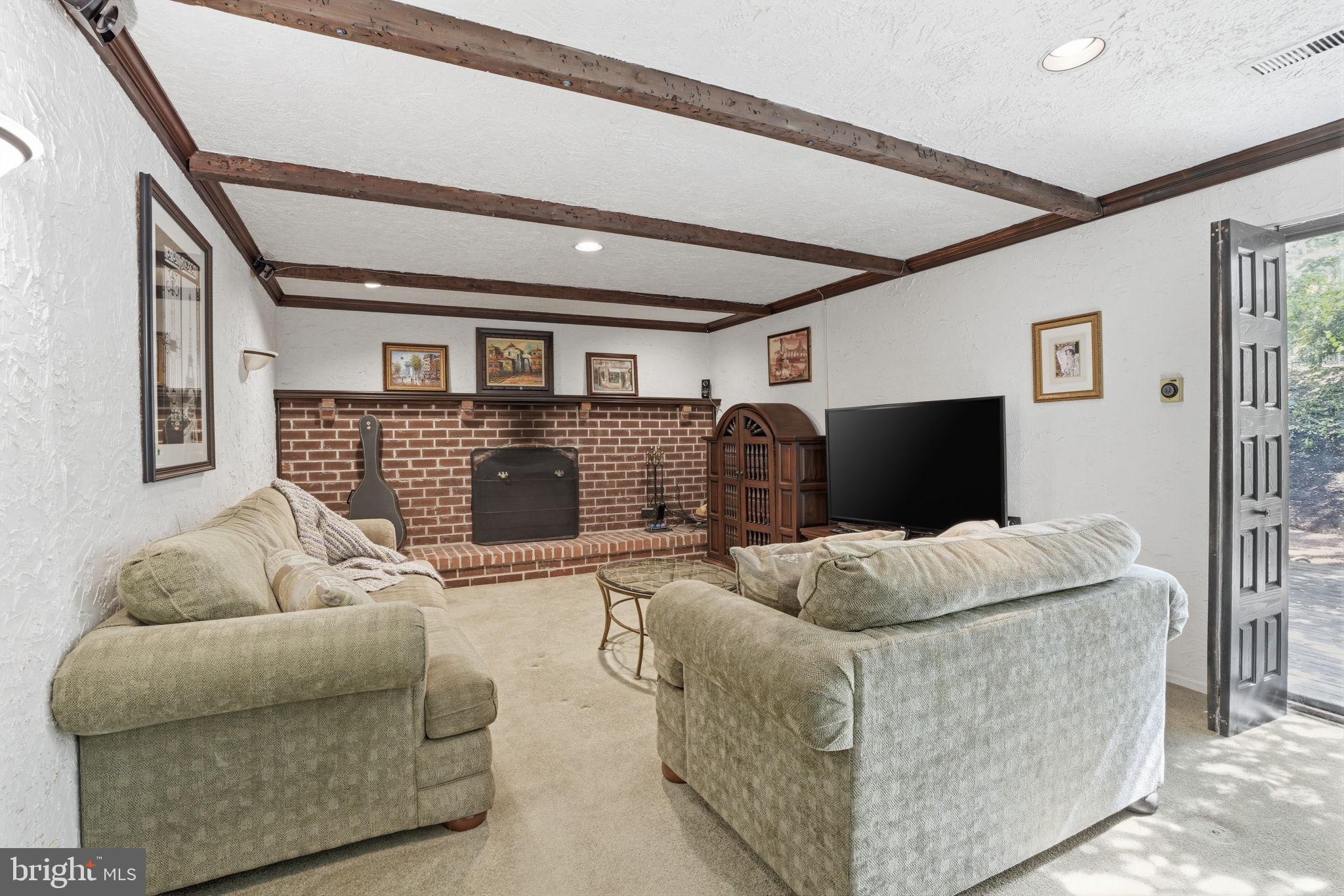WOODLYN CROSSING - Residential