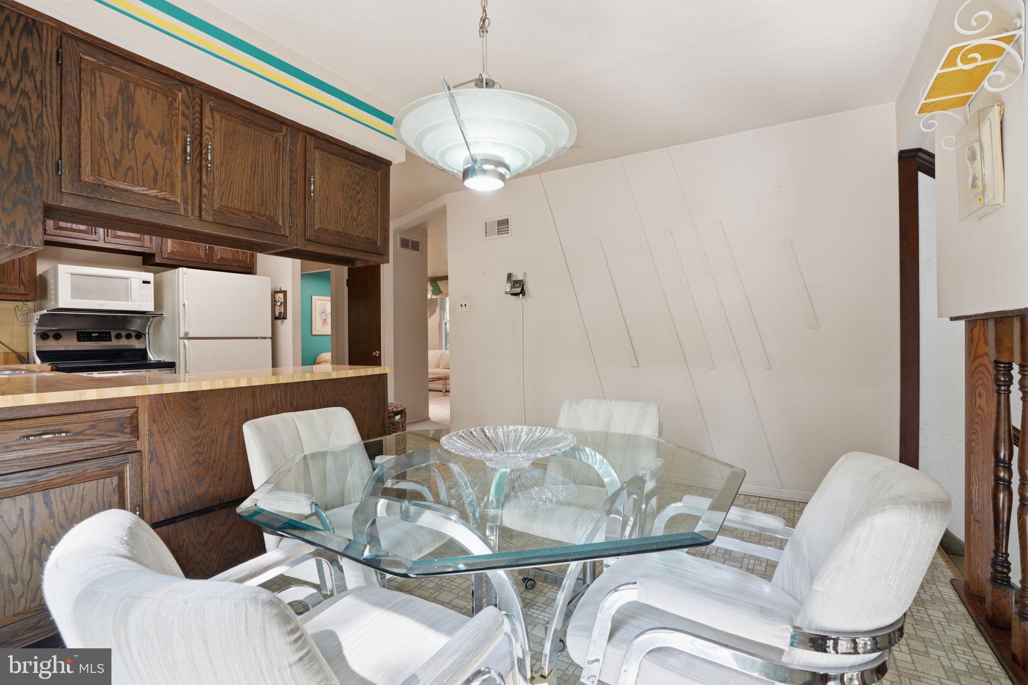 WOODLYN CROSSING - Residential