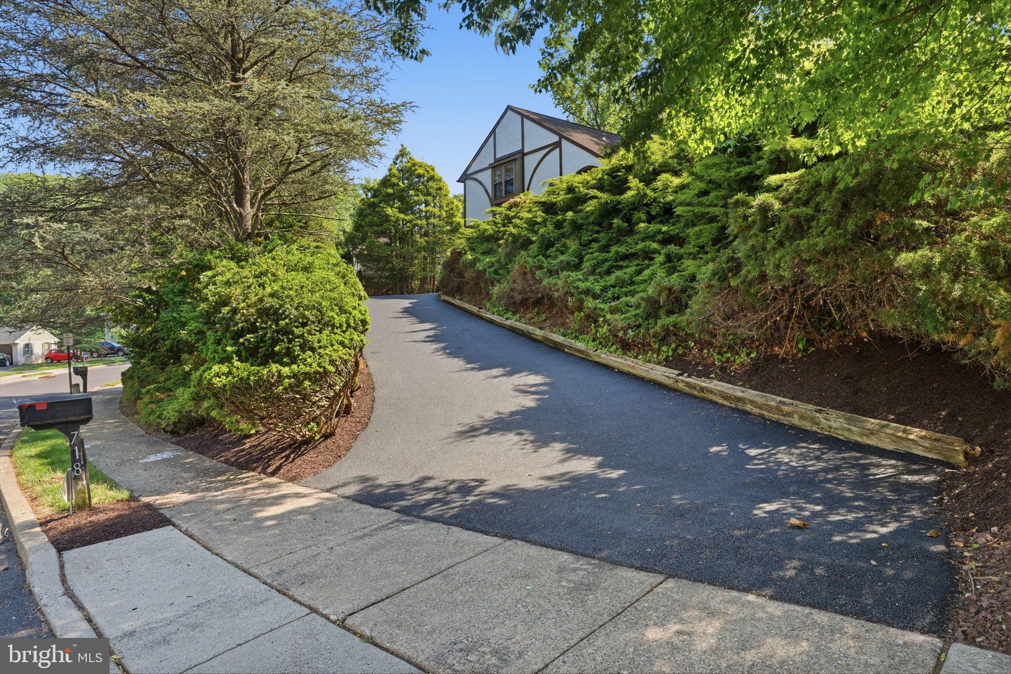 WOODLYN CROSSING - Residential