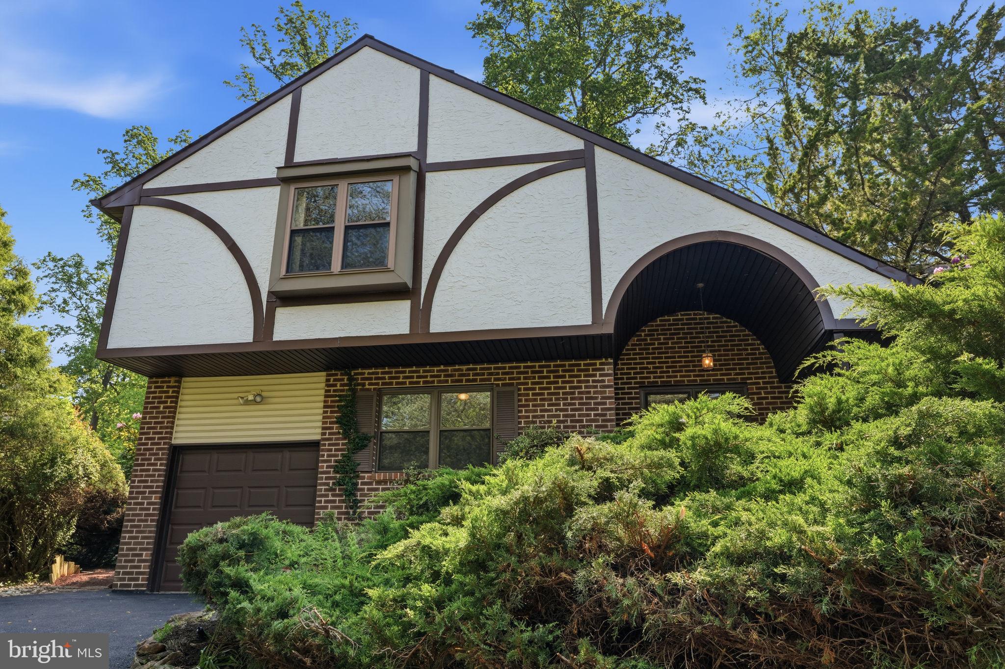 WOODLYN CROSSING - Residential