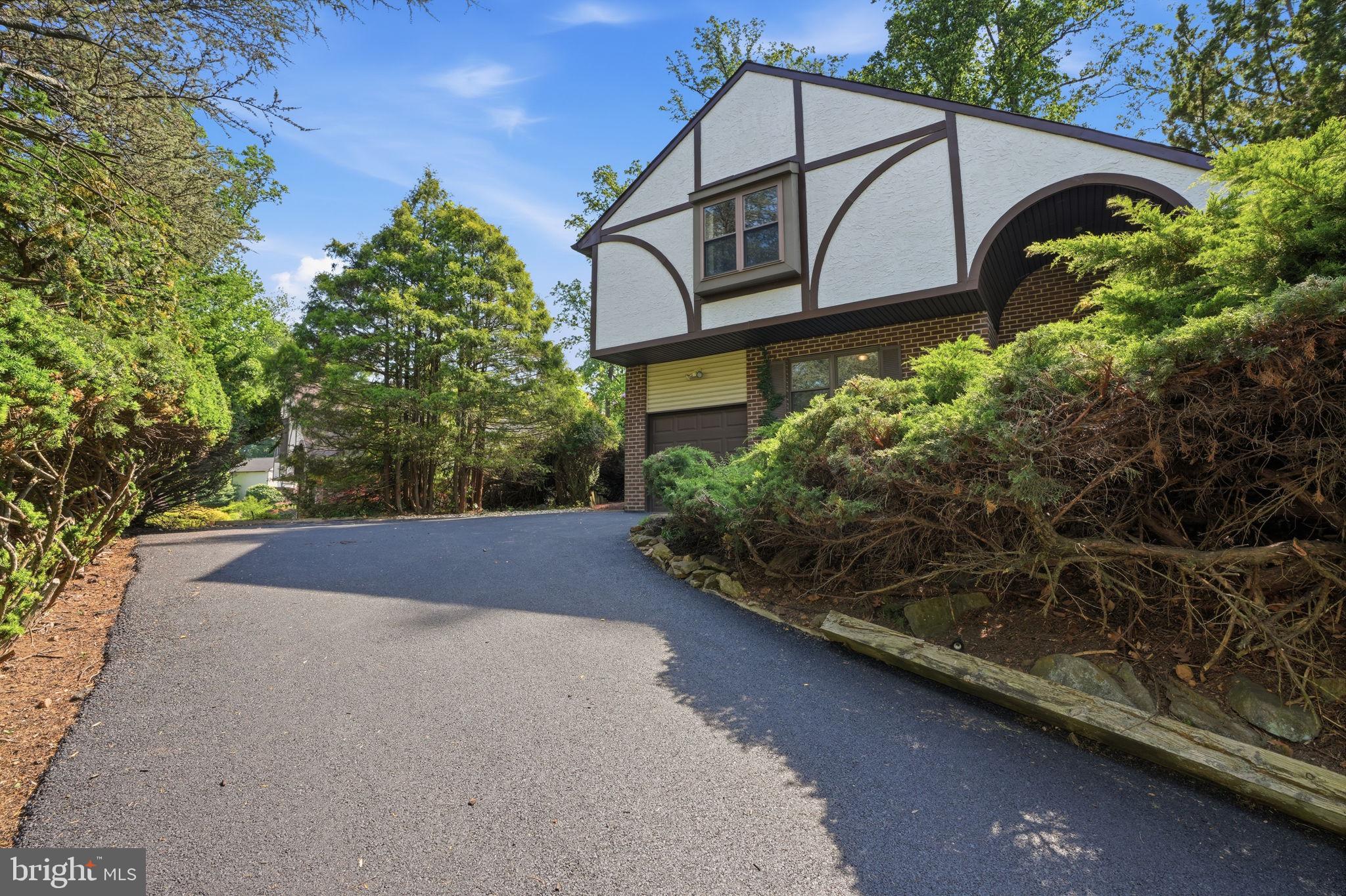WOODLYN CROSSING - Residential
