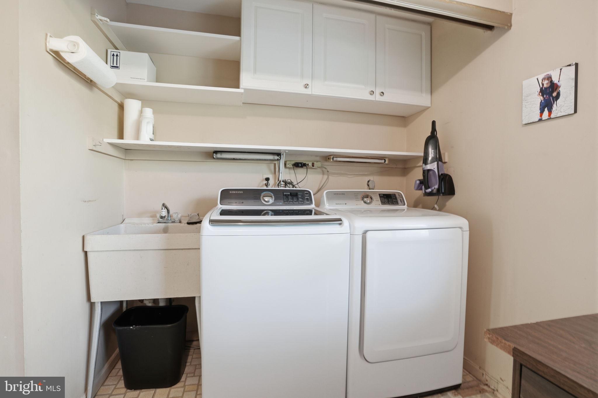 WOODLYN CROSSING - Residential