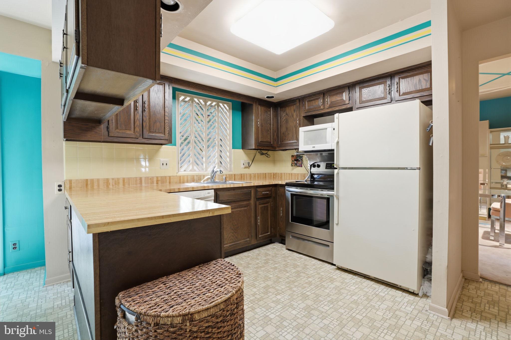 WOODLYN CROSSING - Residential