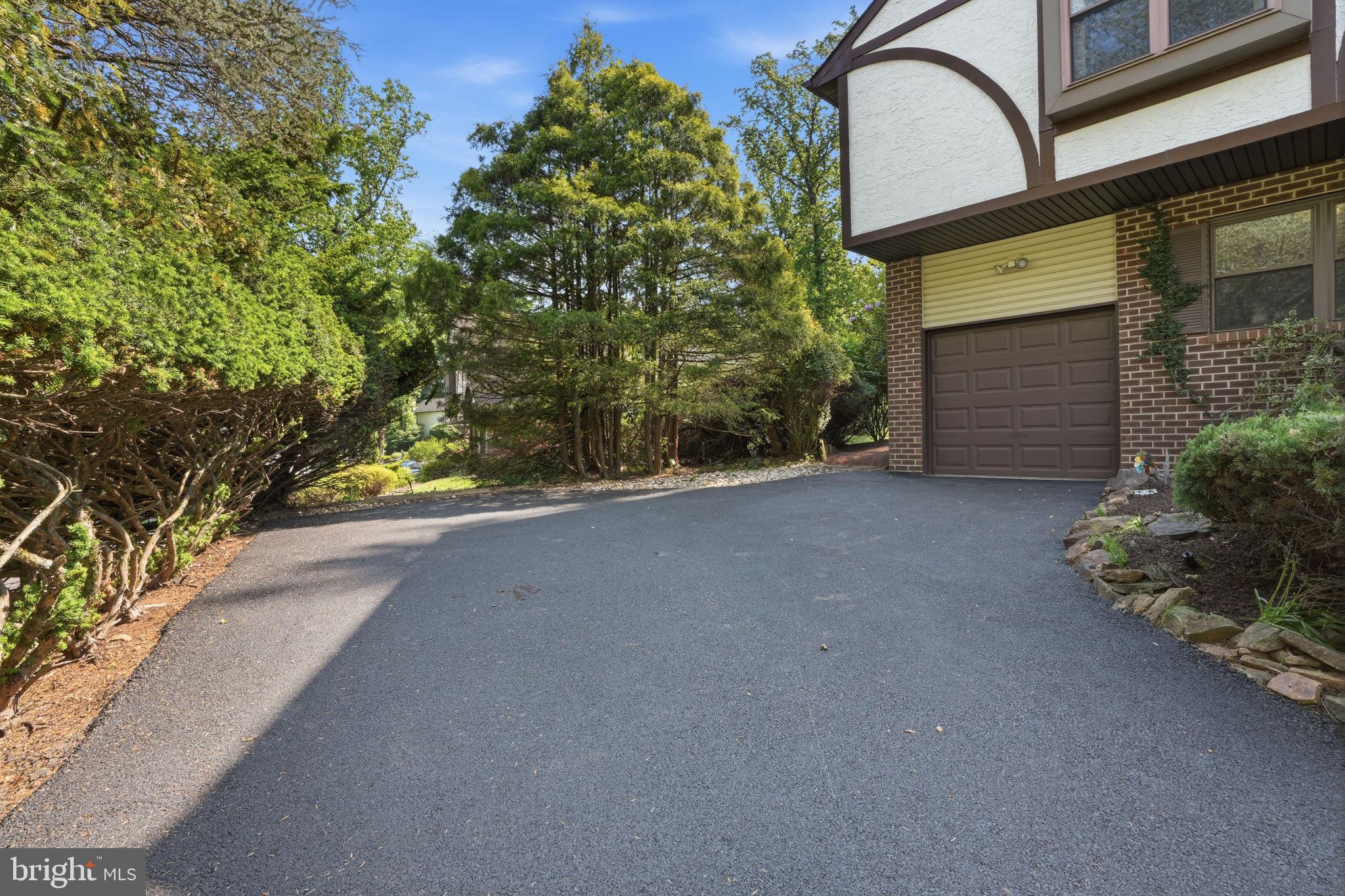 WOODLYN CROSSING - Residential