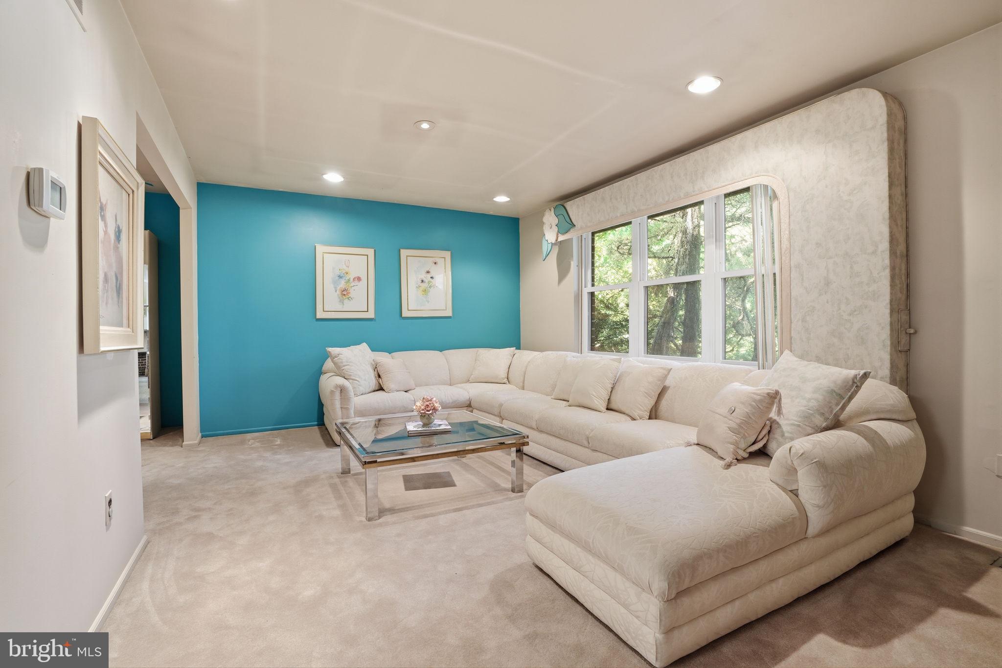 WOODLYN CROSSING - Residential
