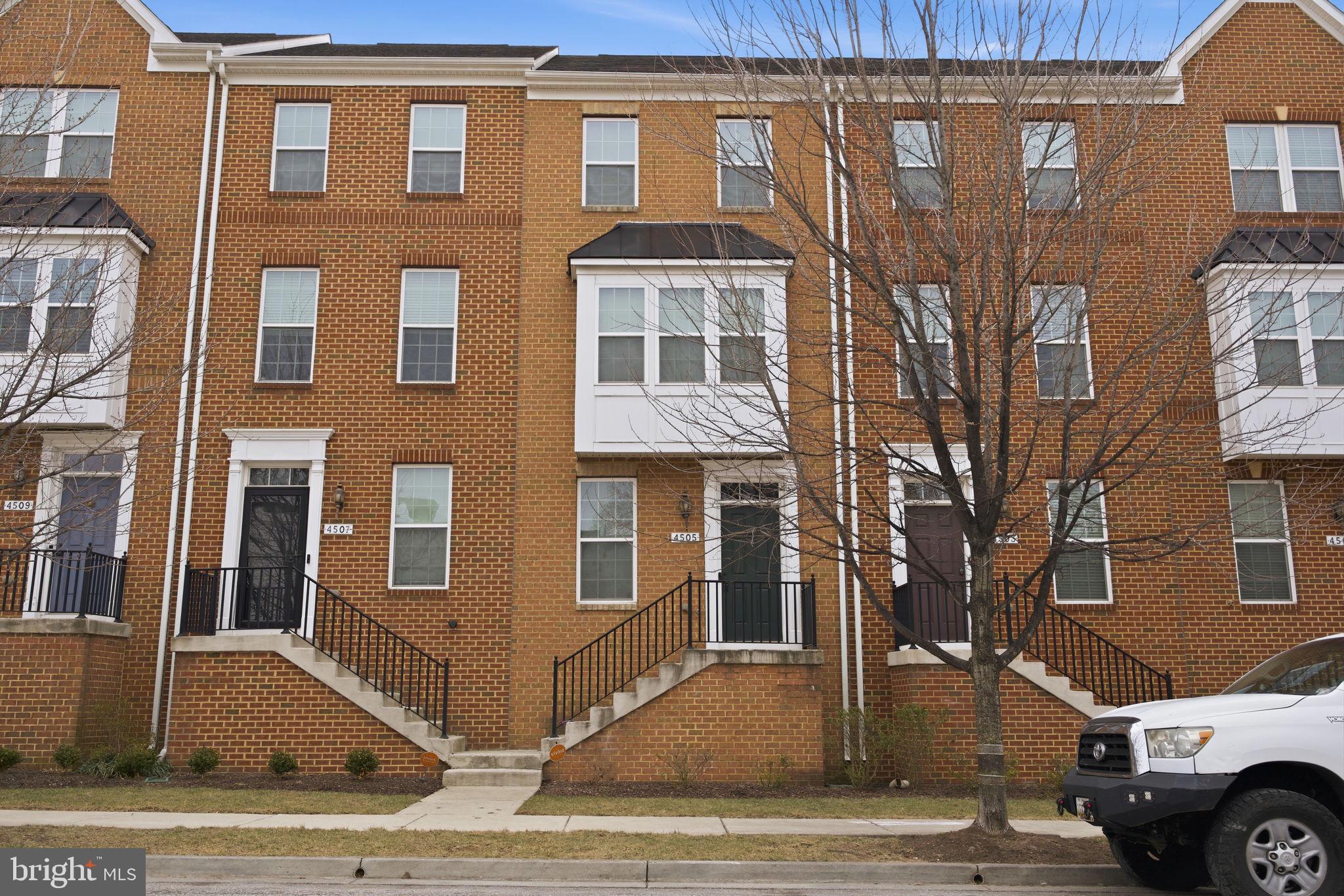 O'DONNELL SQUARE - Residential Lease