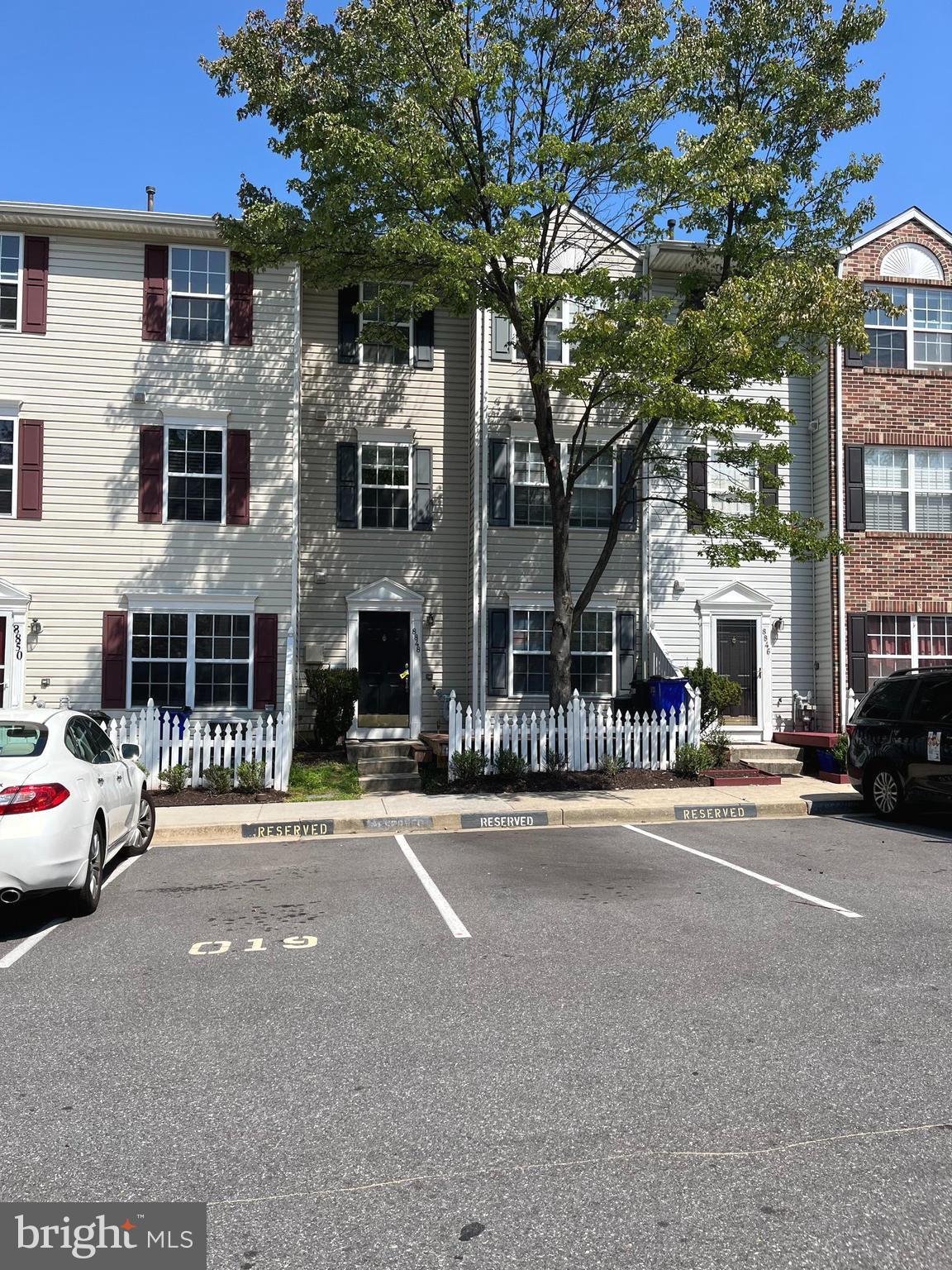 *** PRICE REDUCED****                                   HURRY OVER TO THIS GREAT RENTAL - CONVENIENT TO EVERYTHING!  FT MEADE, COLUMBIA, BALTIMORE, RT 100, RT 29, I-95, SHOPPING, DINING.   KING SIZED MASTER BEDROOM, 2ND FLOOR LAUNDRY W/FULL SIZE WASHER/DRYER. STORAGE ROOM.  FRESHLY PAINTED.  UPDATED BATHS.  UPDATED KITCHEN WITH GRANITE COUNTERS.  NEW CARPET.  RESERVED PARKING.   No smoking! 
No pets! 700+ credit score.