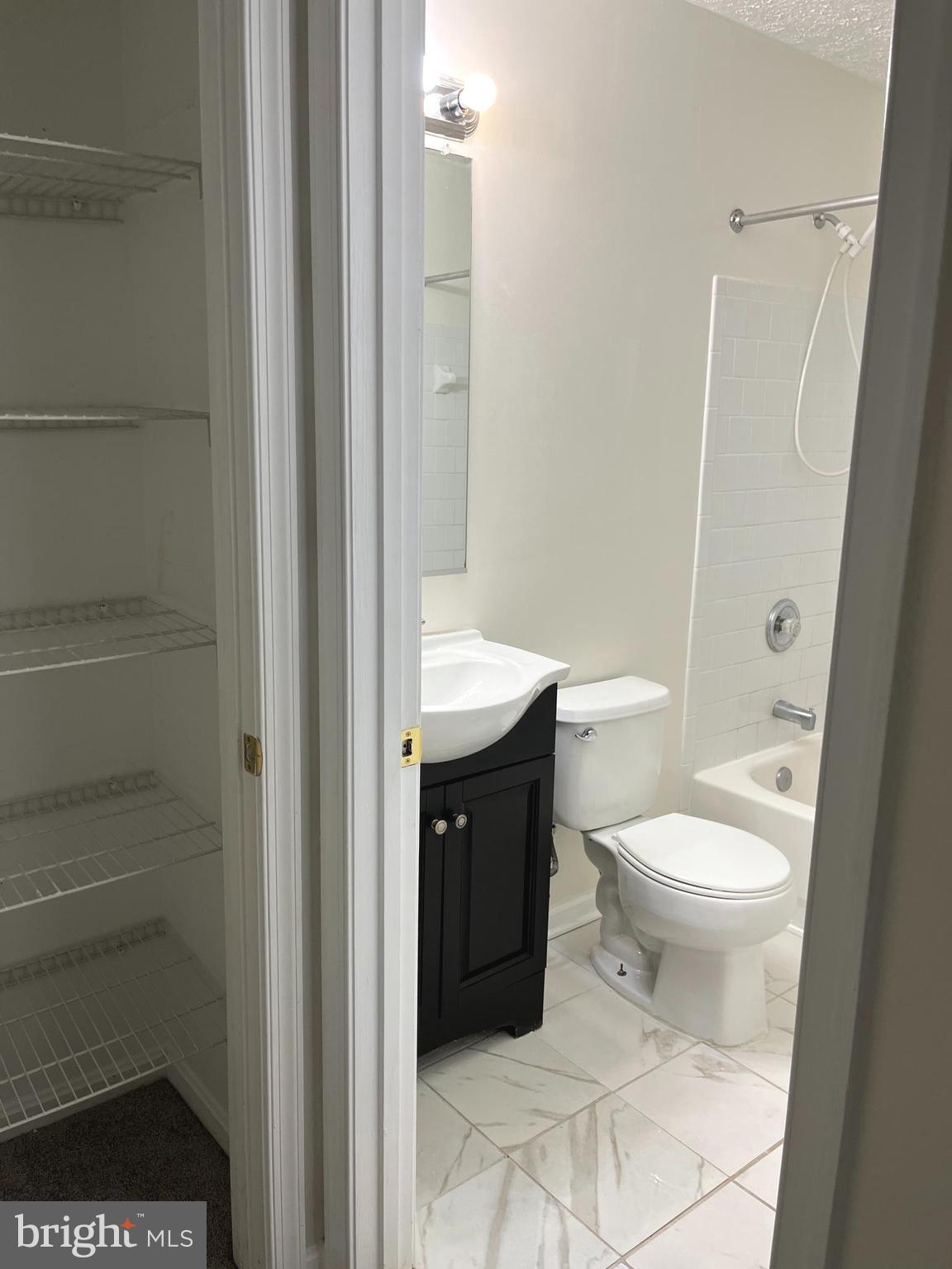 COLUMBIA PARK - Residential Lease