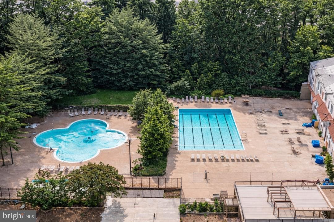 REGENCY AT MCLEAN - Residential