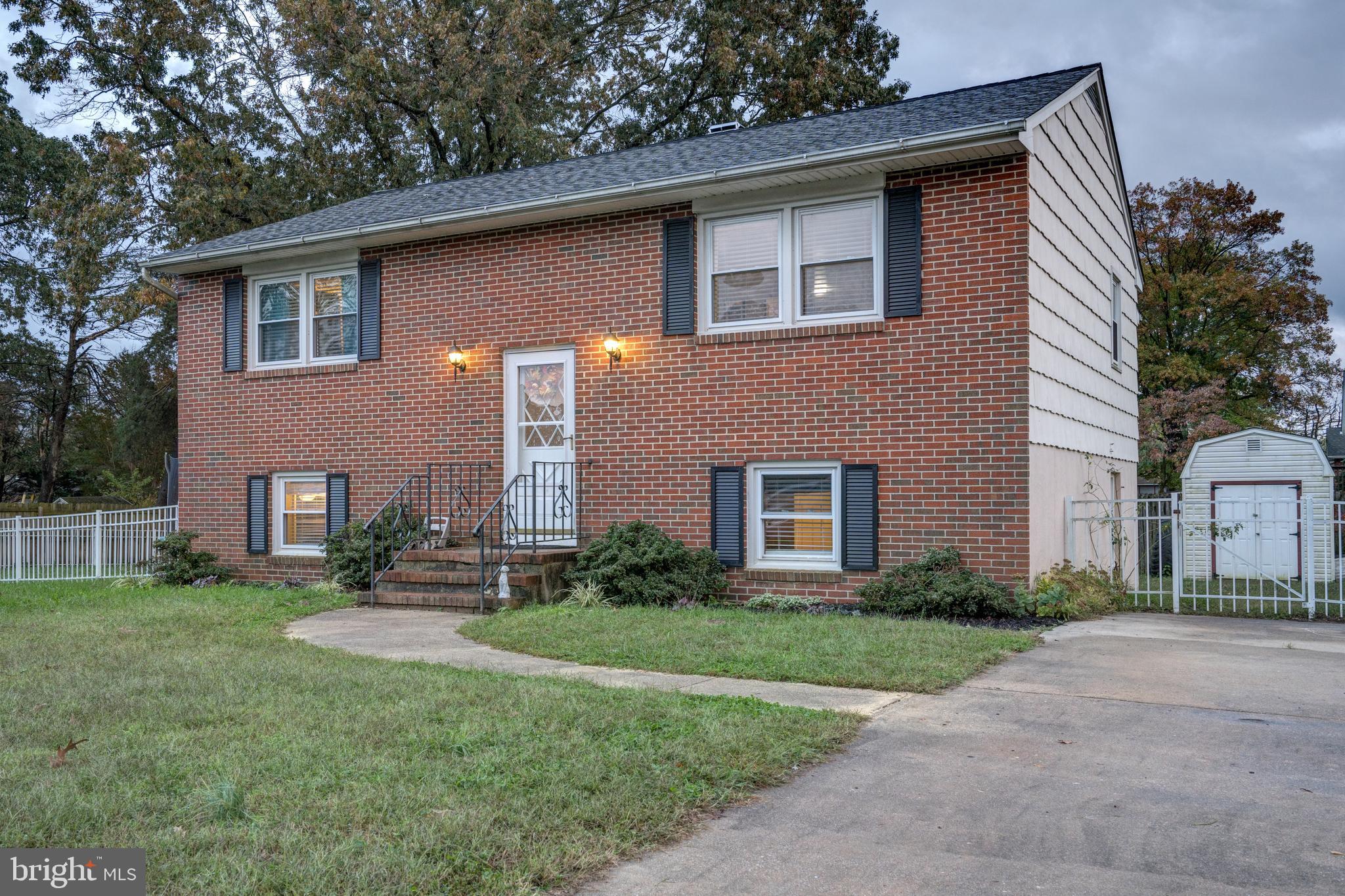 Don’t miss the opportunity to see this gorgeous brick split foyer with a fully fenced yard! Home features 4 bedrooms, 2 full baths, sunroom, updated kitchen, fully finished lower level, and off street parking! Located on a culdesac with no through traffic! Schedule your showing today!