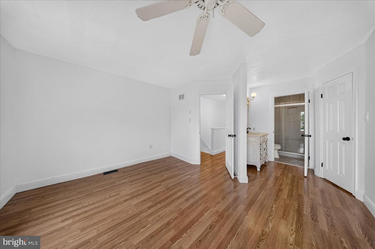 GOVERNORS SQUARE - Residential